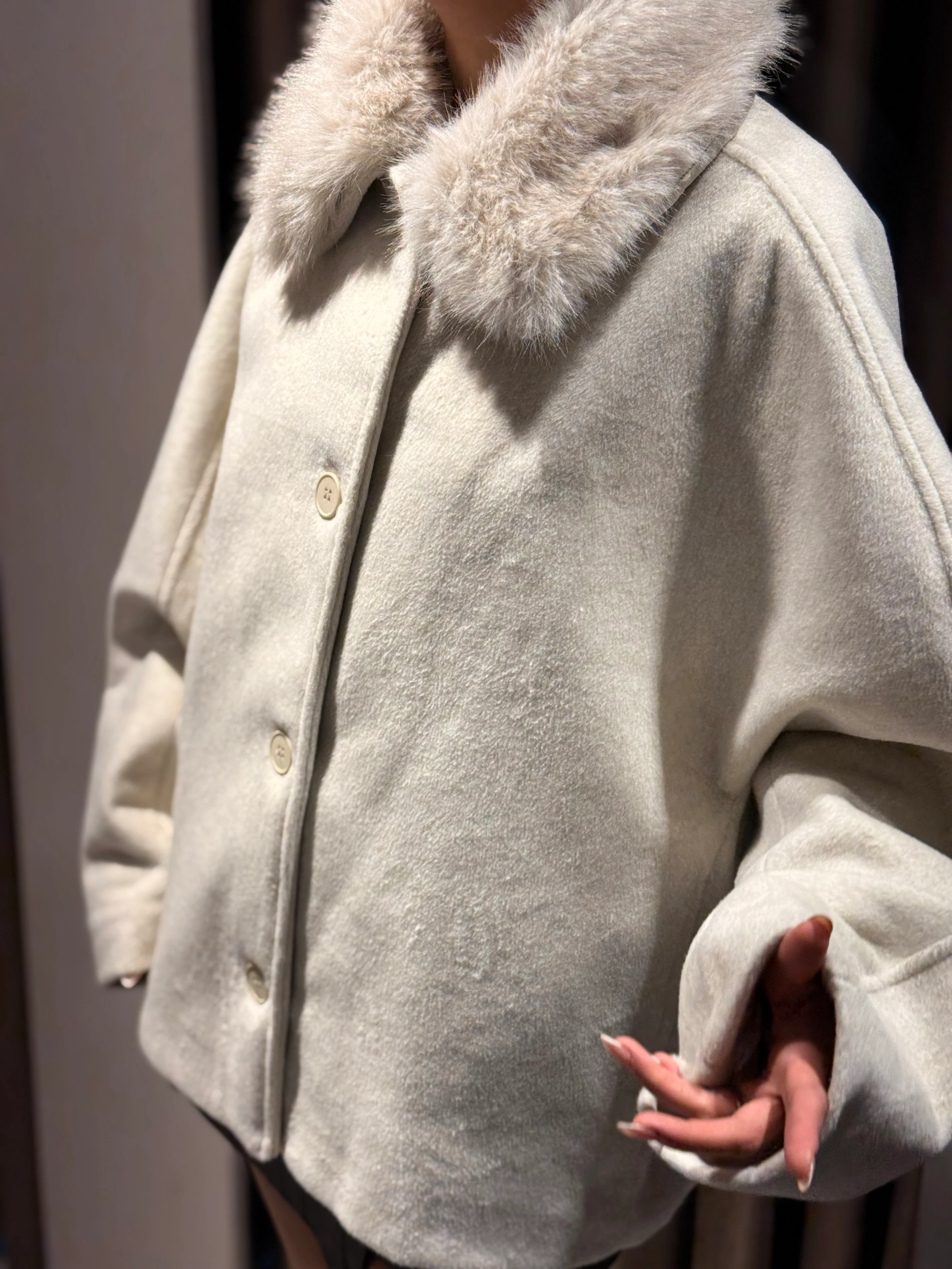 Yakası Kürk Kısa Kaba