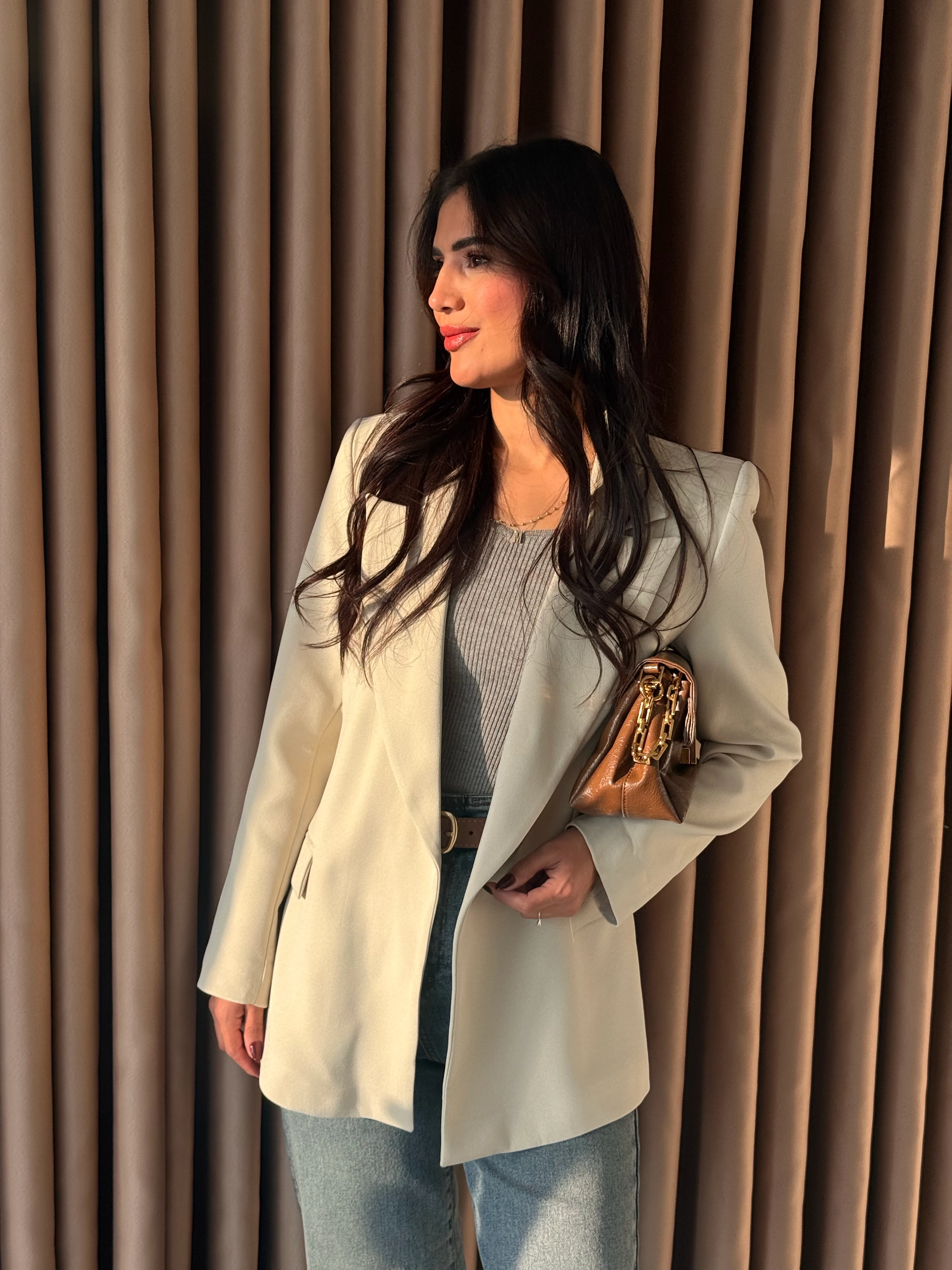 Astarı Çizgili Bej Blazer Ceket