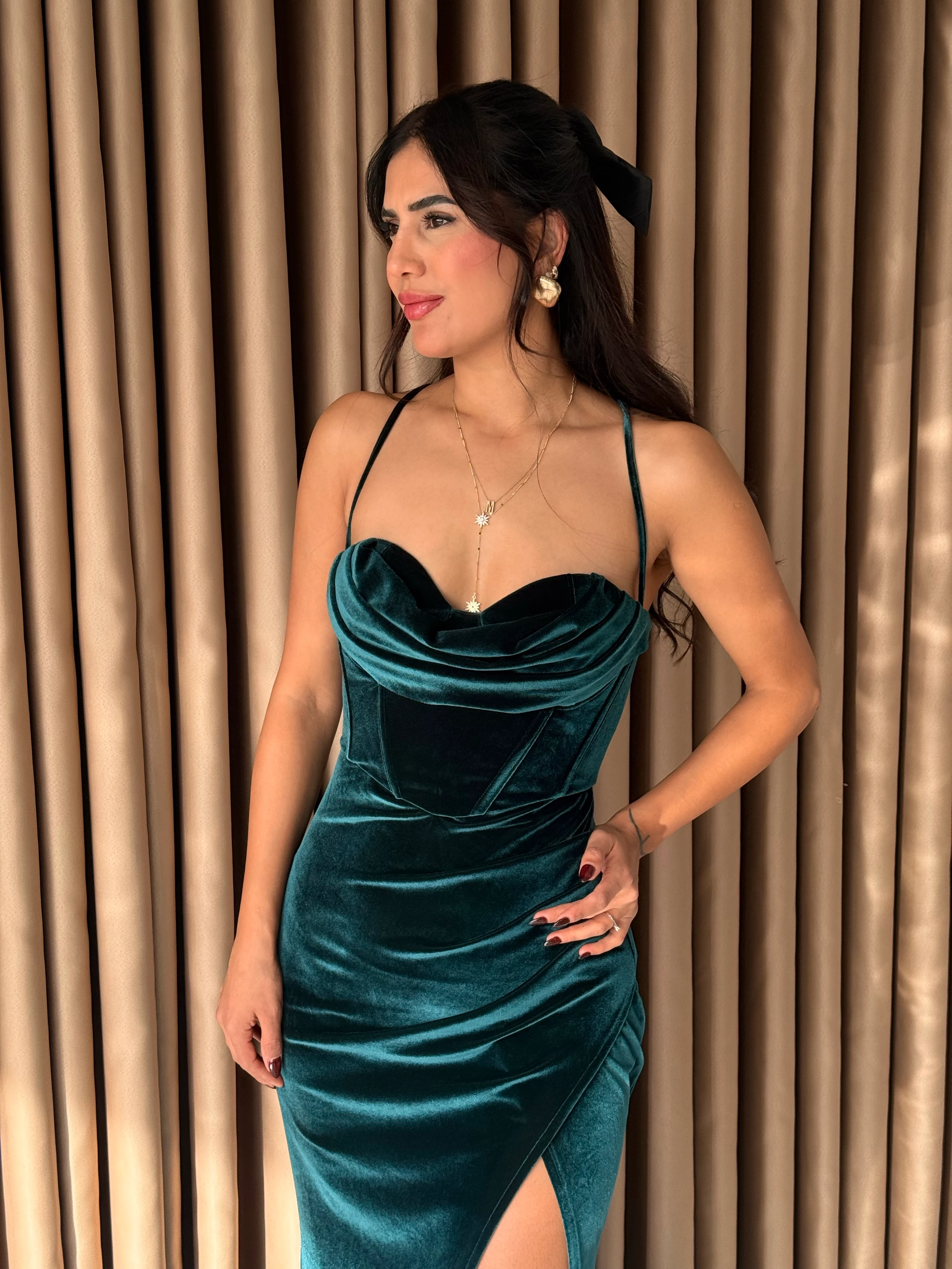 Kadife Derin Yırtmaçlı Elbise