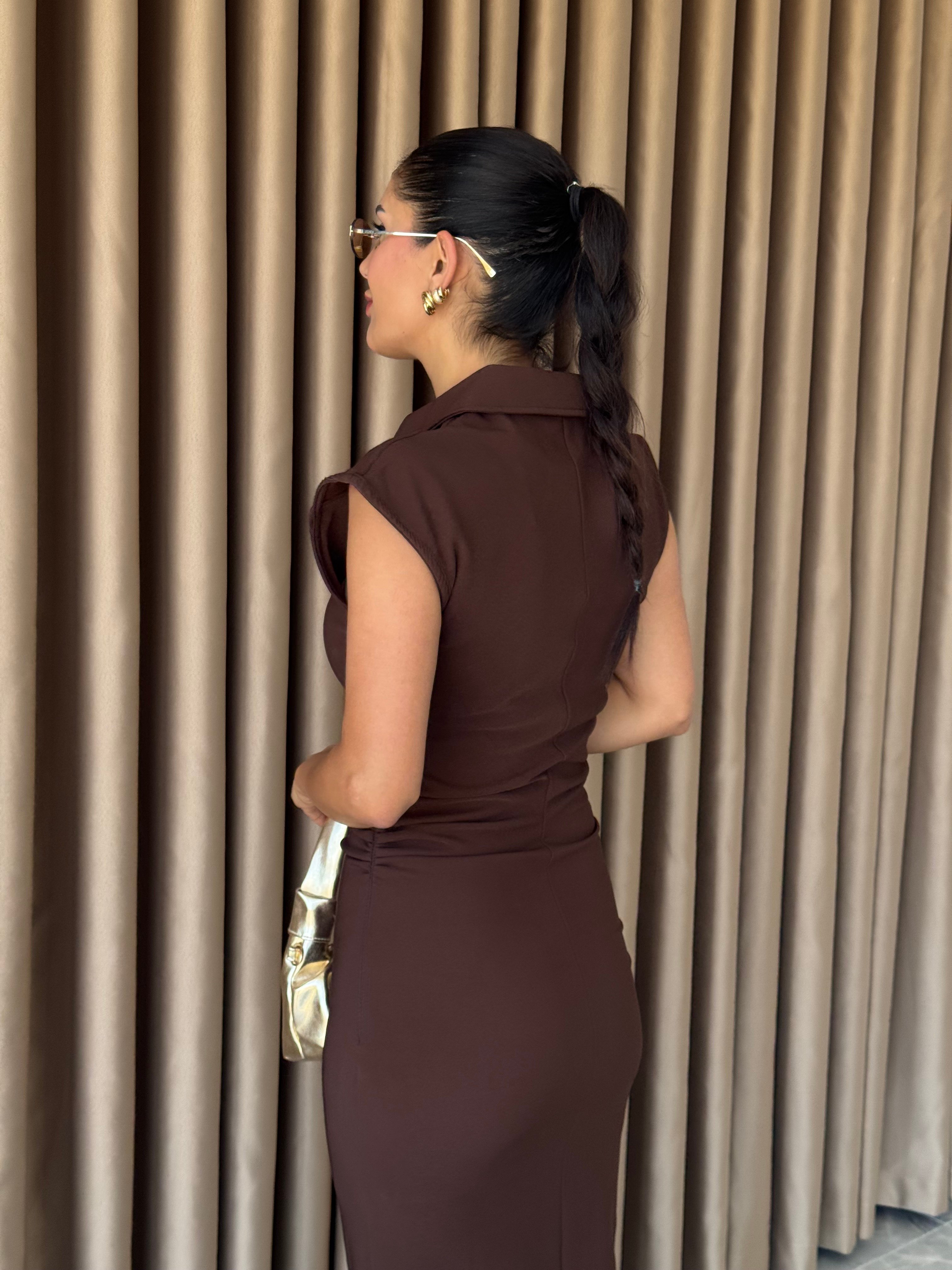 GOLD DÜĞMELİ KAHVE MİDİ ELBİSE