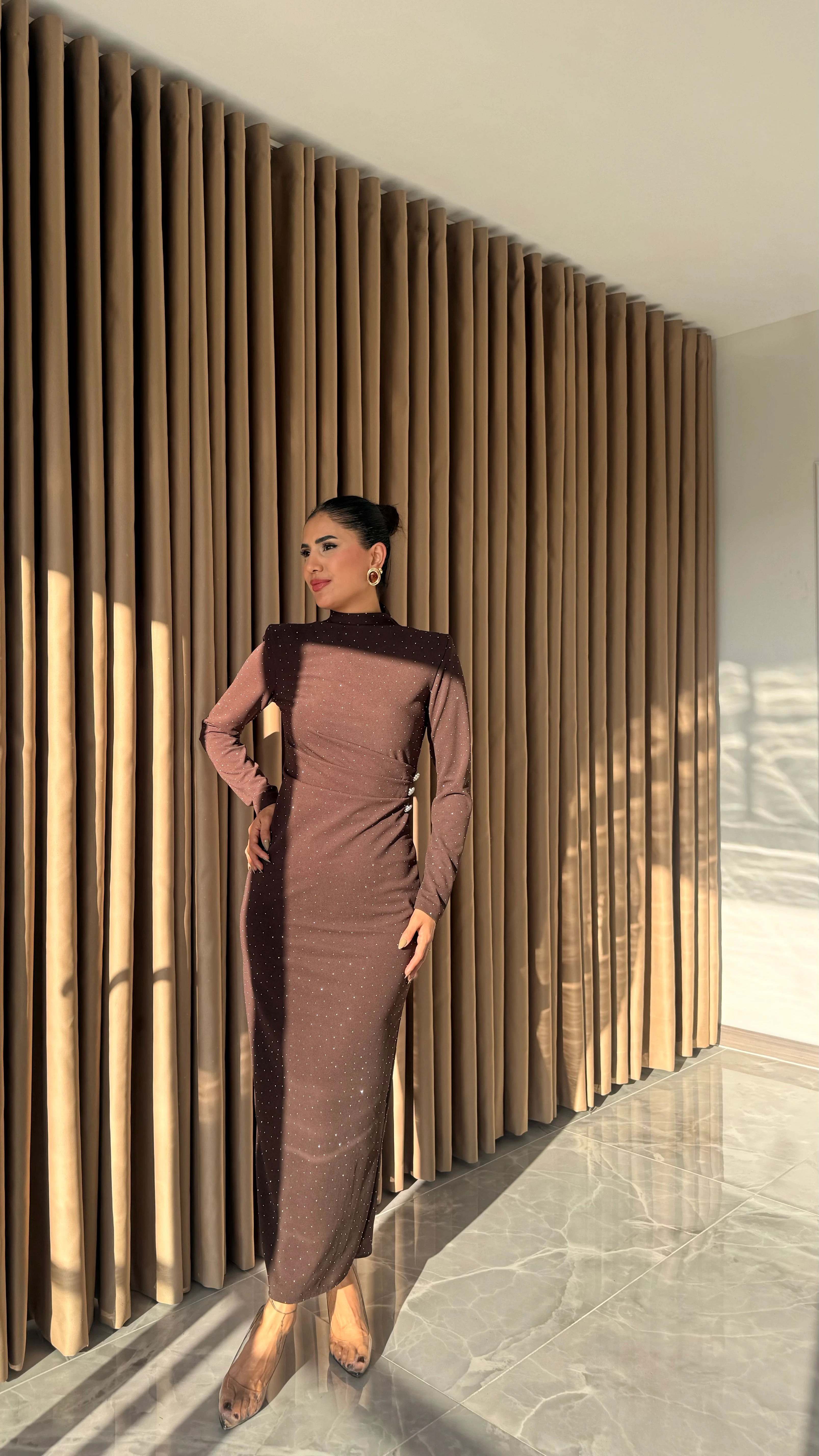 Pullu Dik Yaka Yanı Taşlı Elbise