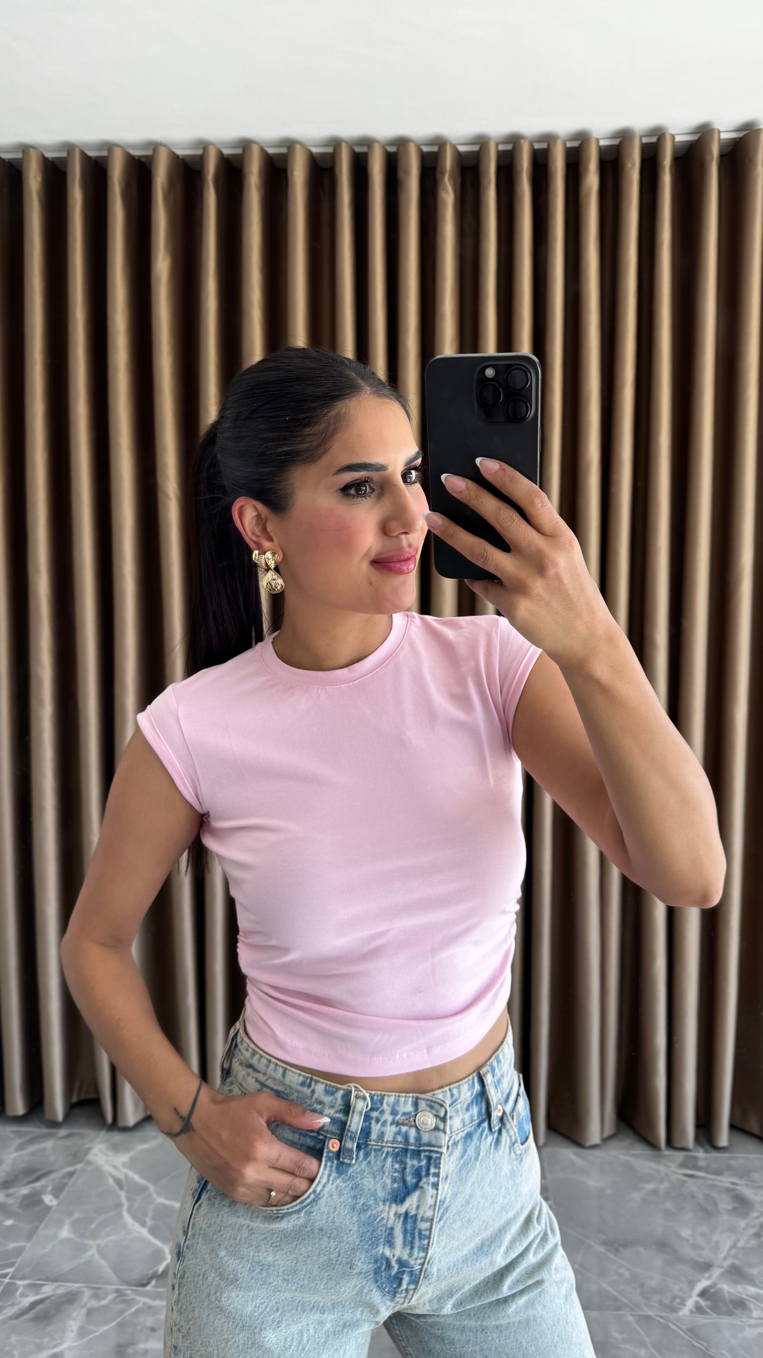 PEMBE YANLARI BÜZGÜLÜ CROP 