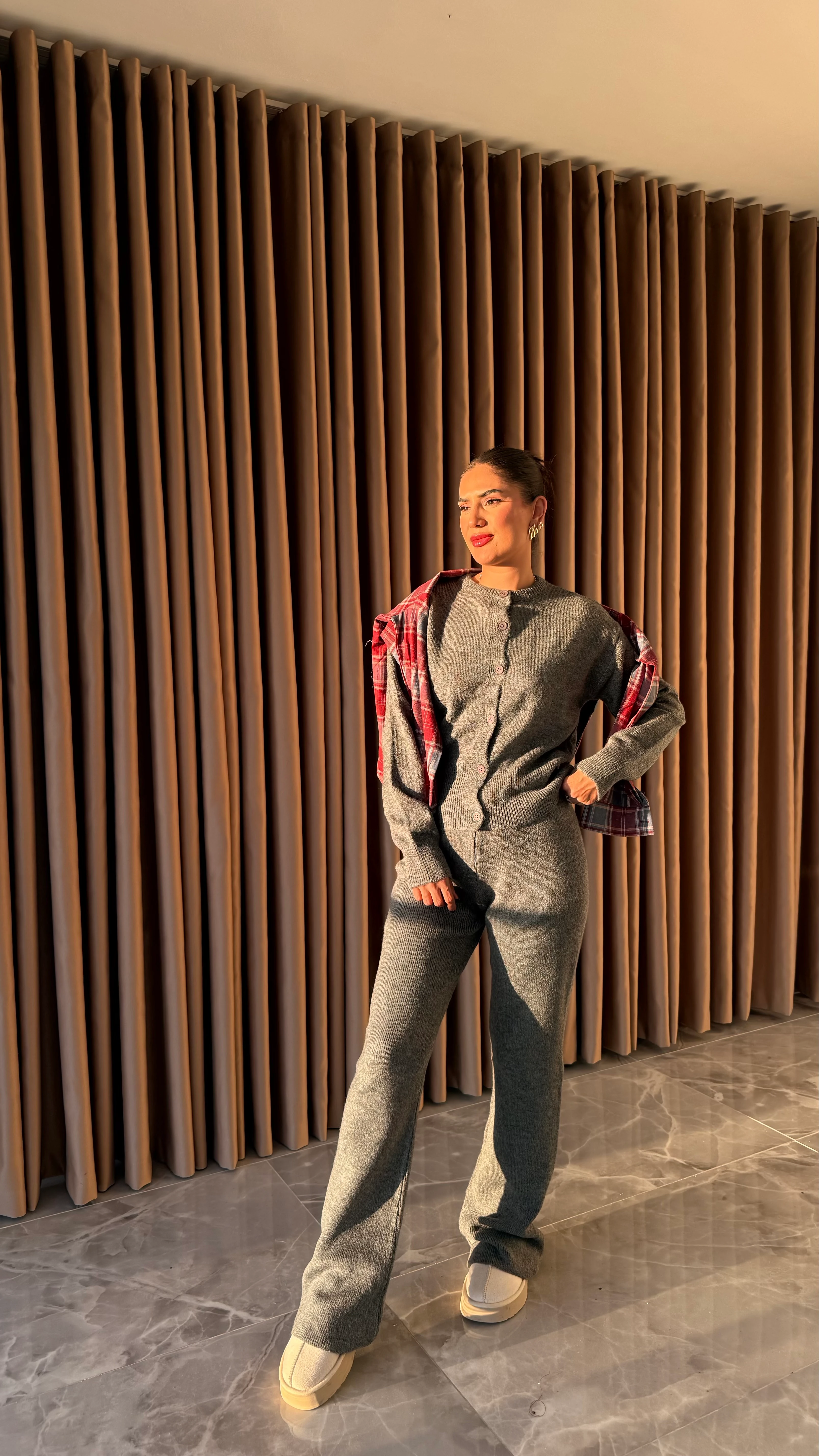 Antrasit Düğmeli Triko Takım