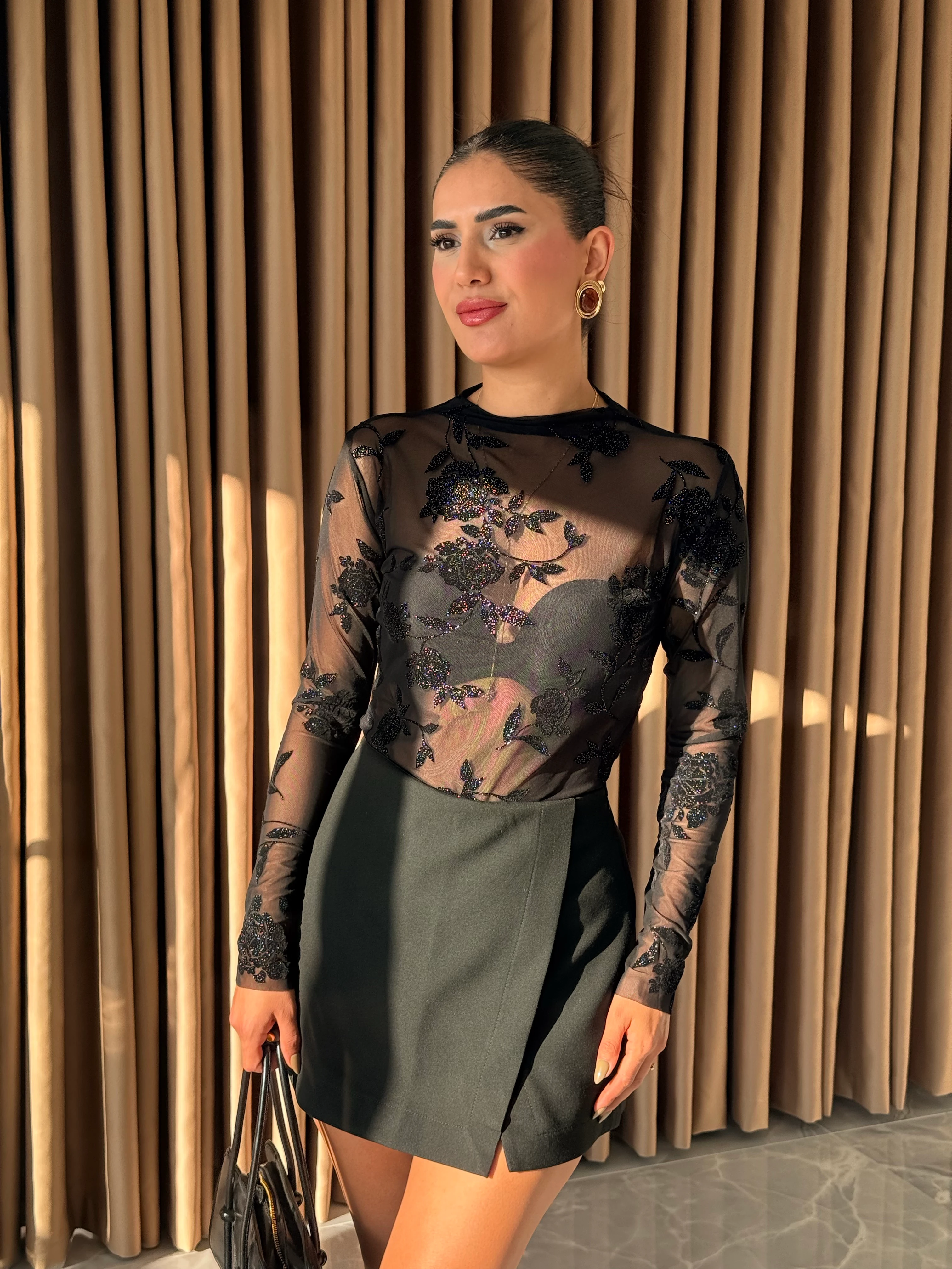 Siyah Tül Çiçek Desen Bluz