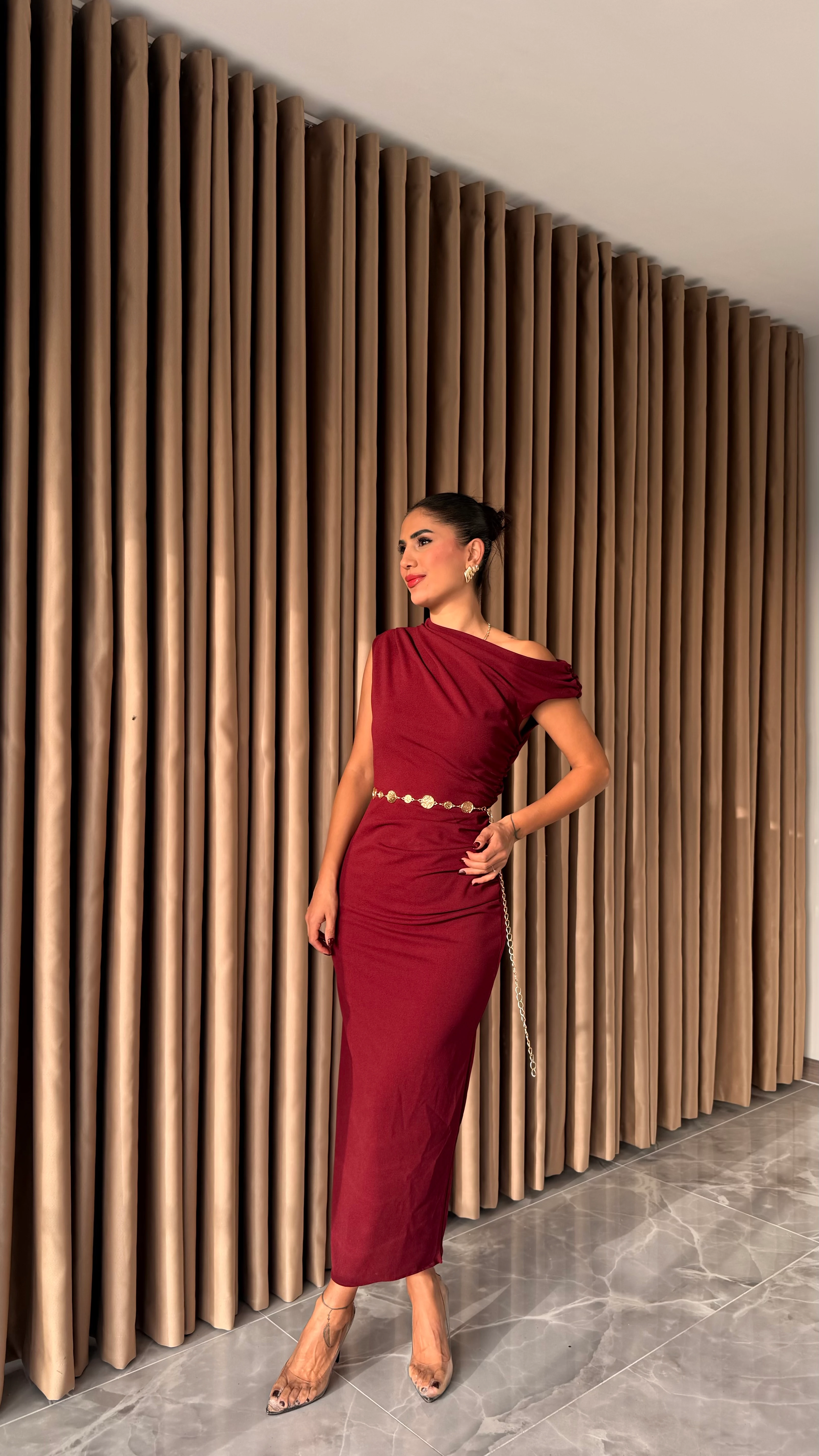 Beli Zincir Kemerli Elbise