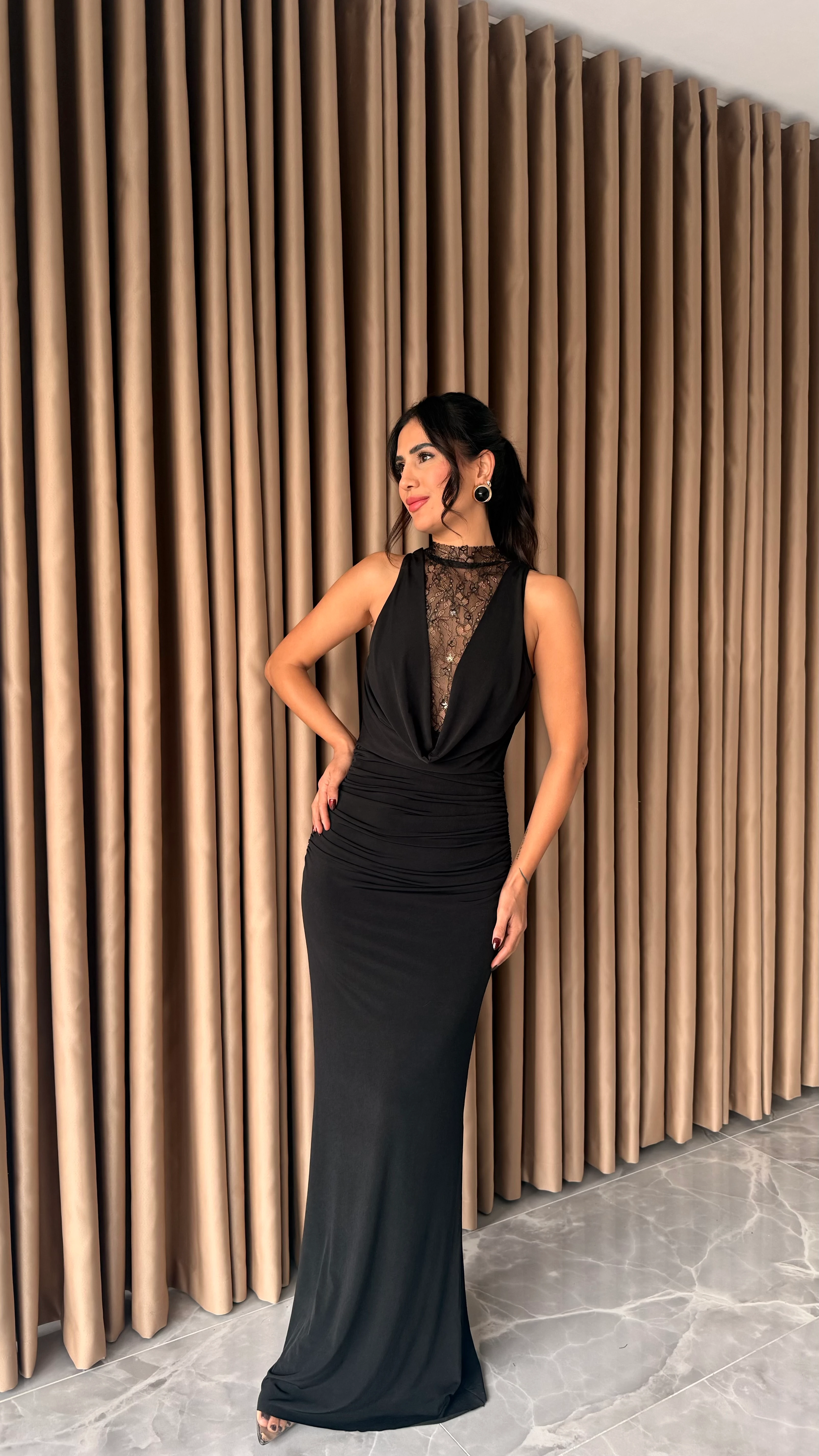 Dantel Sırt Dekolteli Maxi Elbise ( Ön Sipariştedir. Çıkış tarihi 4 Aralık )