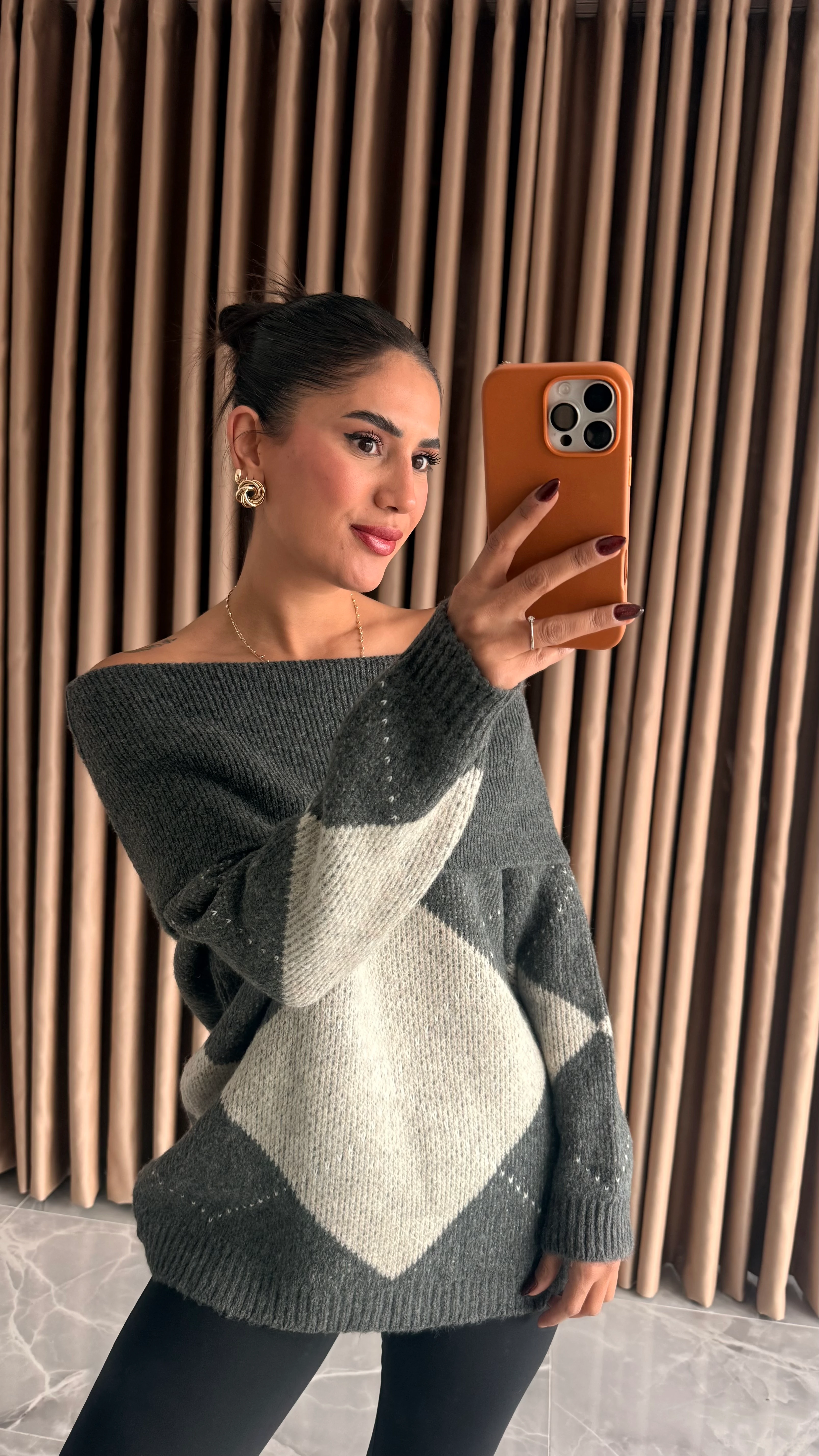 Madonna Yaka Baklava Desen Kazak