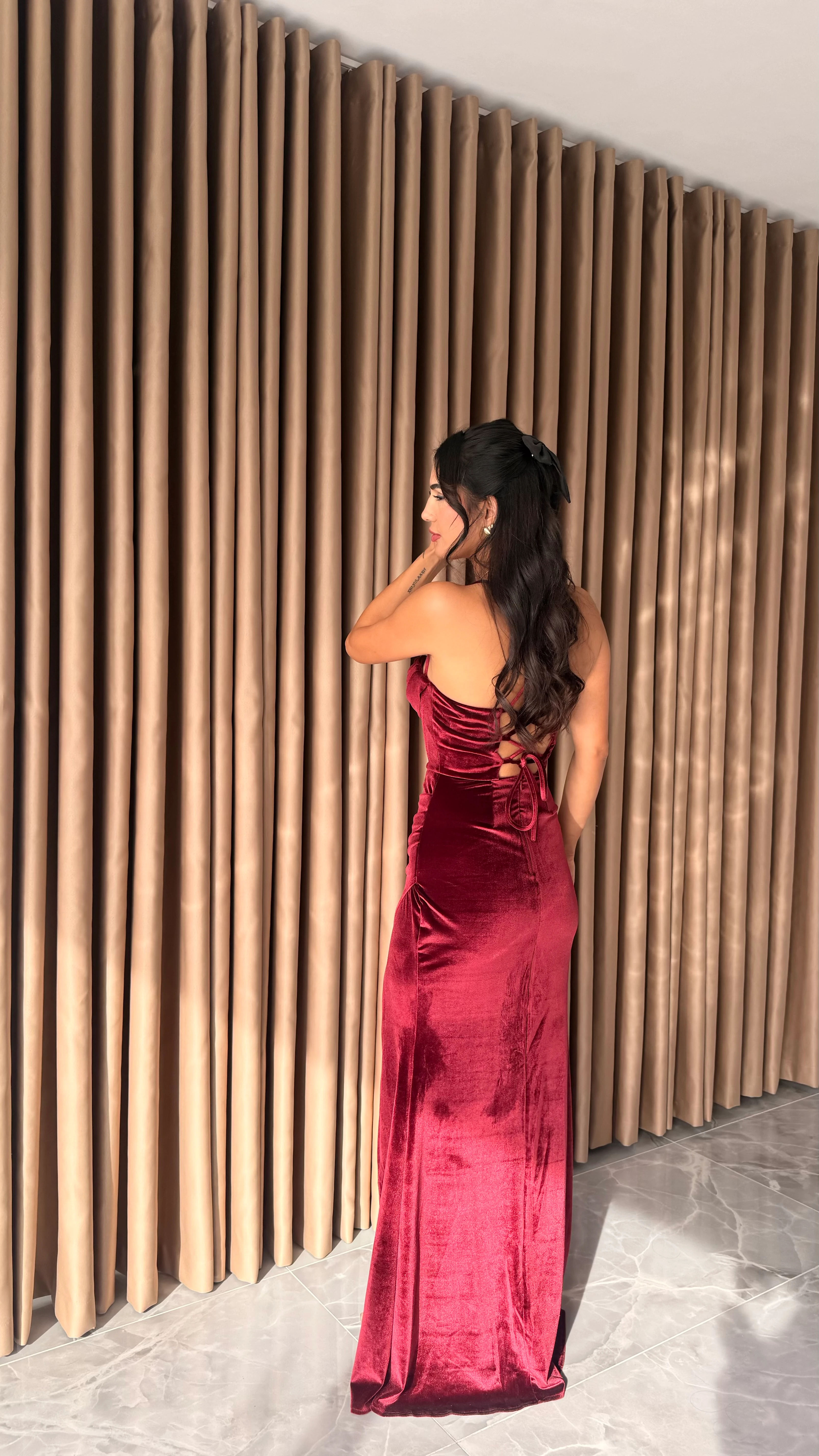 Kadife Derin Yırtmaçlı Elbise