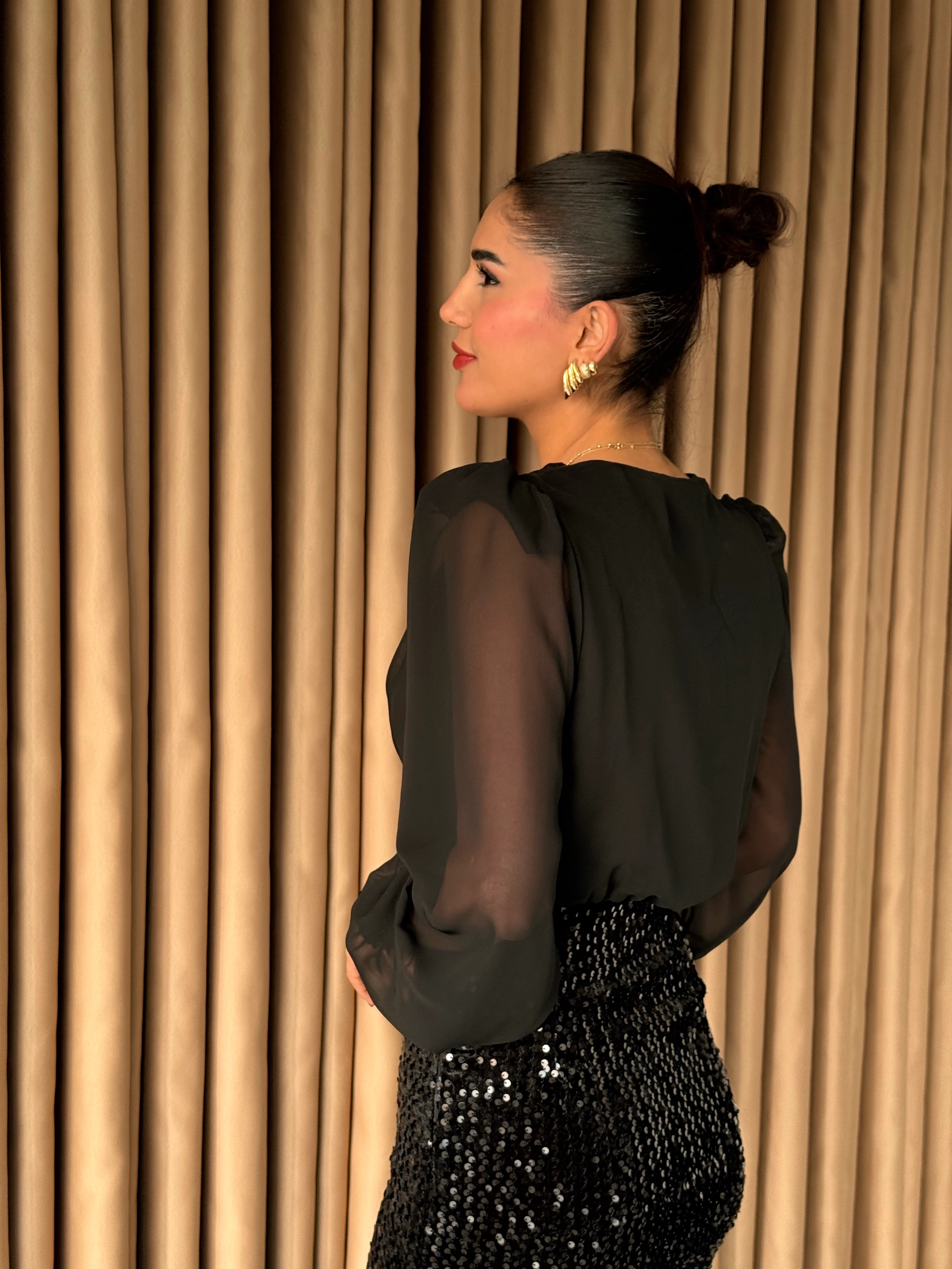 Kolları Tül Pullu Mid Elbise