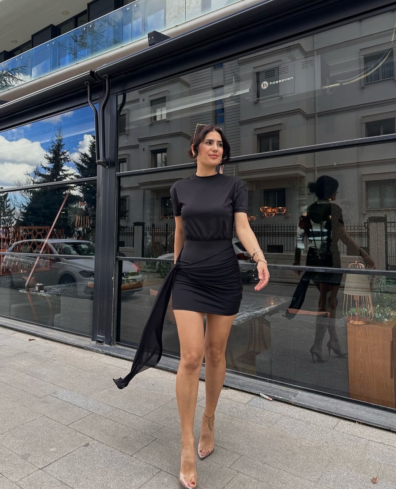 SİYAH TÜL DETAYLI MİNİ ELBİSE