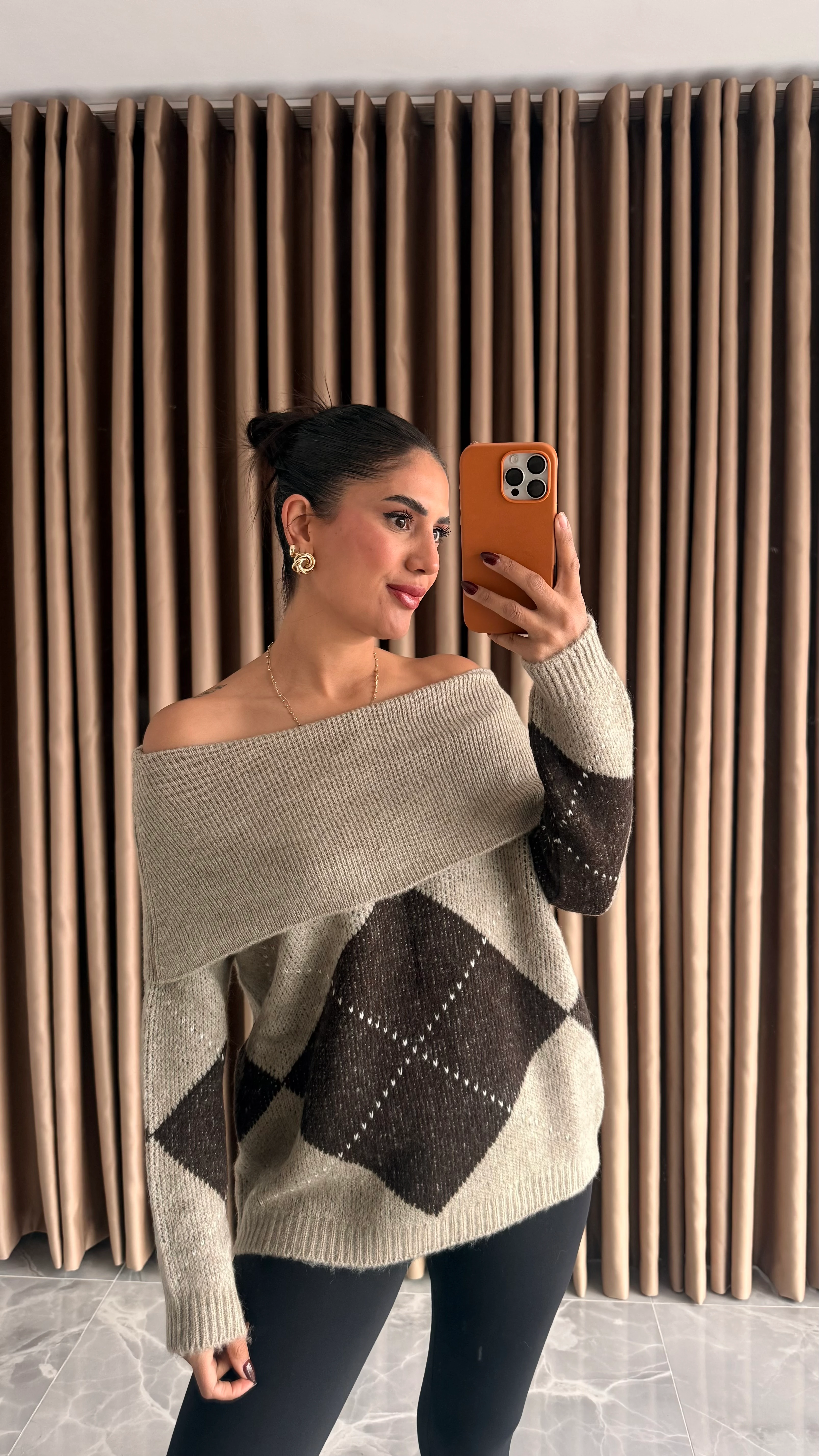 Madonna Yaka Baklava Desen Kazak