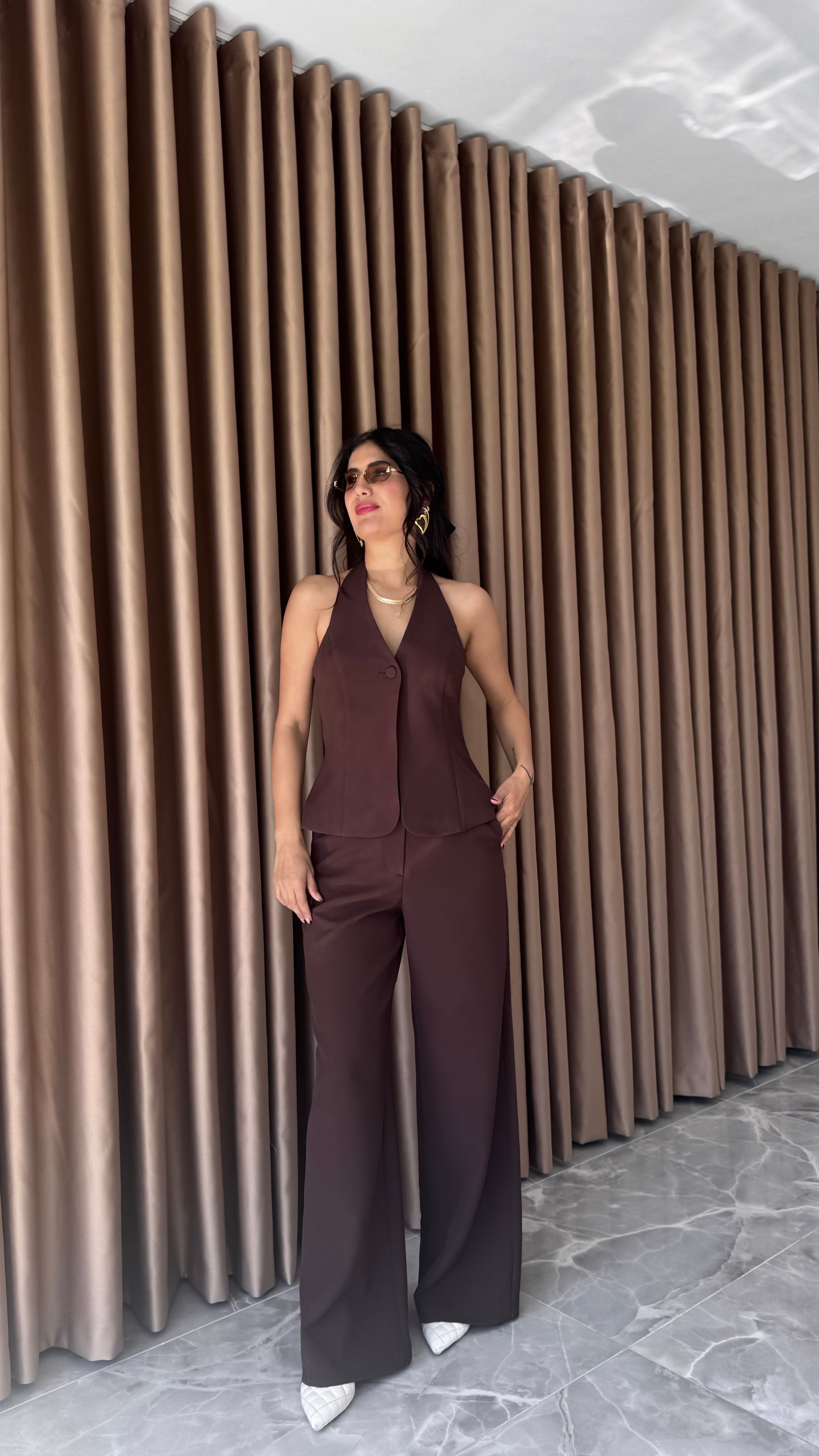 KAHVE BOYUNDAN GEÇMELİ TAKIM