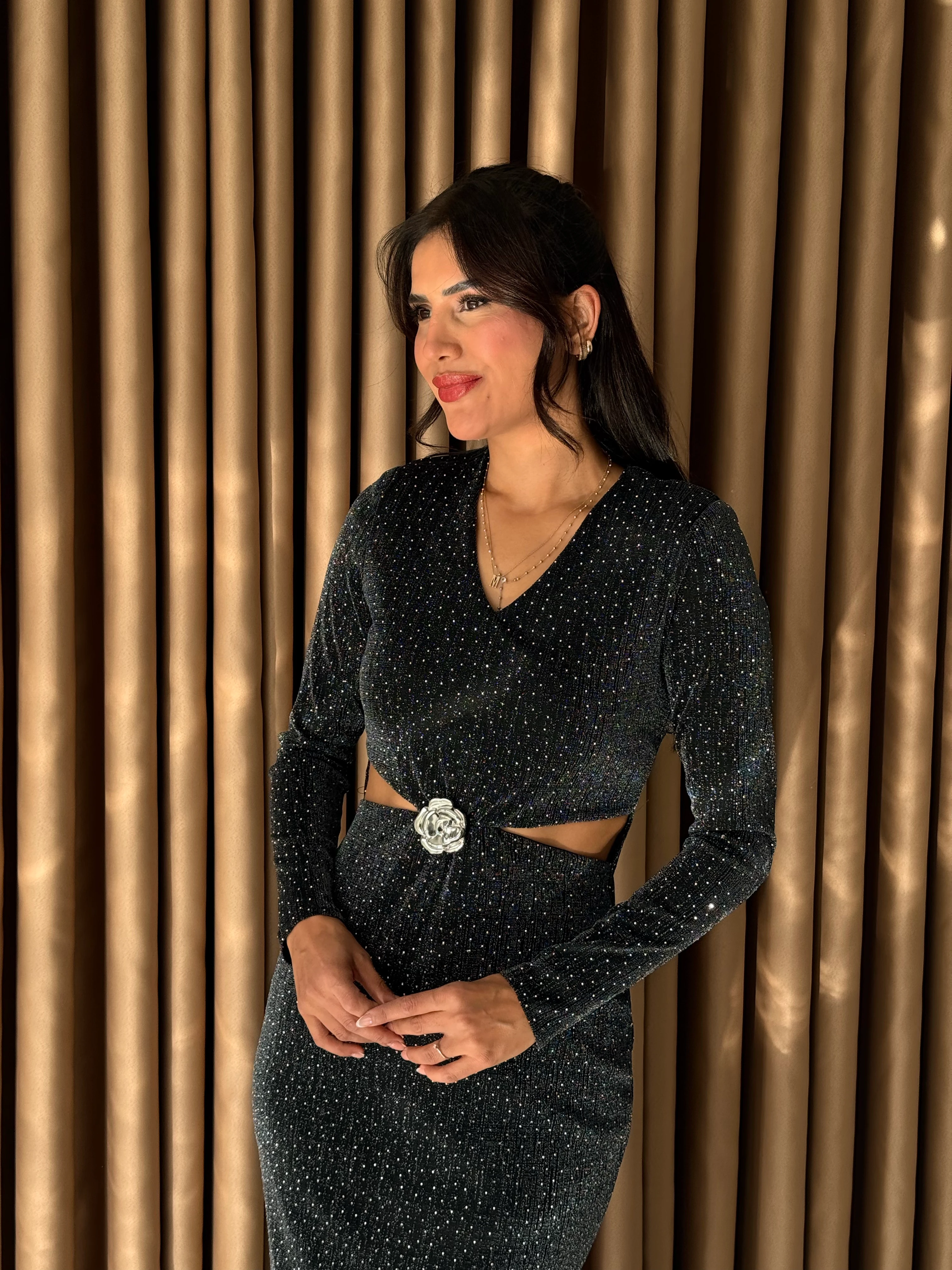 Antrasit Broş ve Bel Detaylı Taşlı Elbise