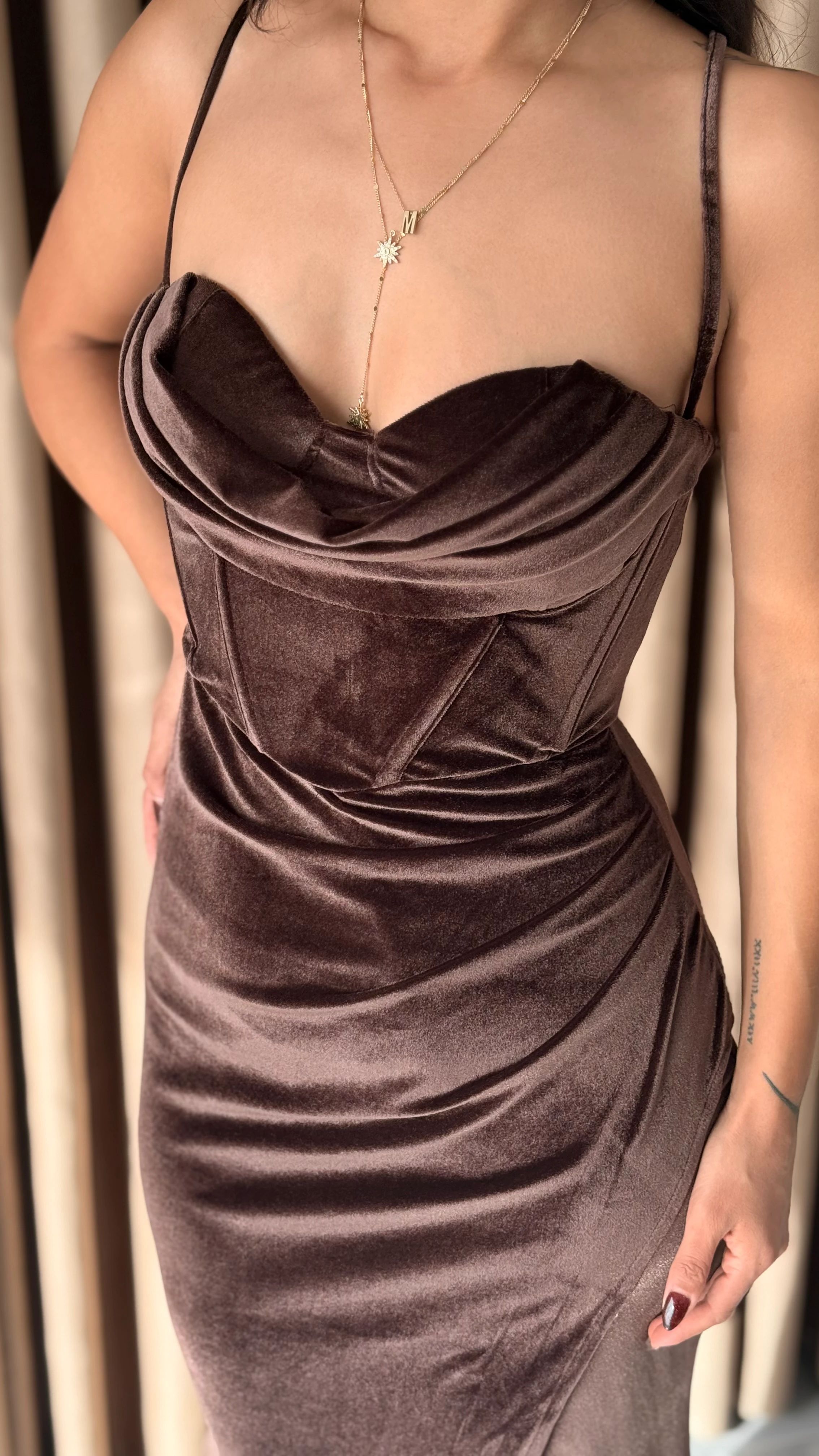 Kadife Derin Yırtmaçlı Elbise