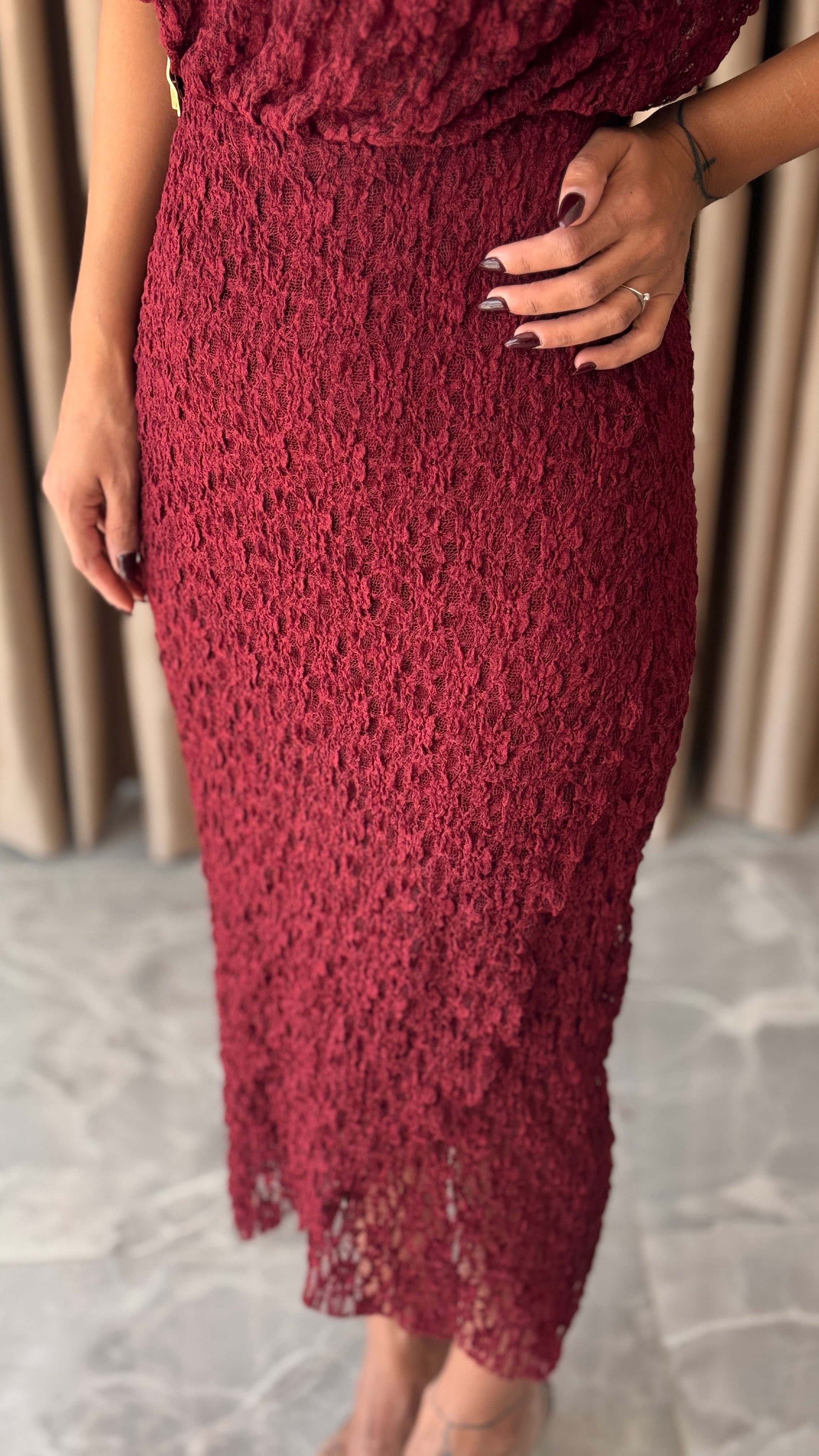 Dantel Bordo Tokalı Elbise