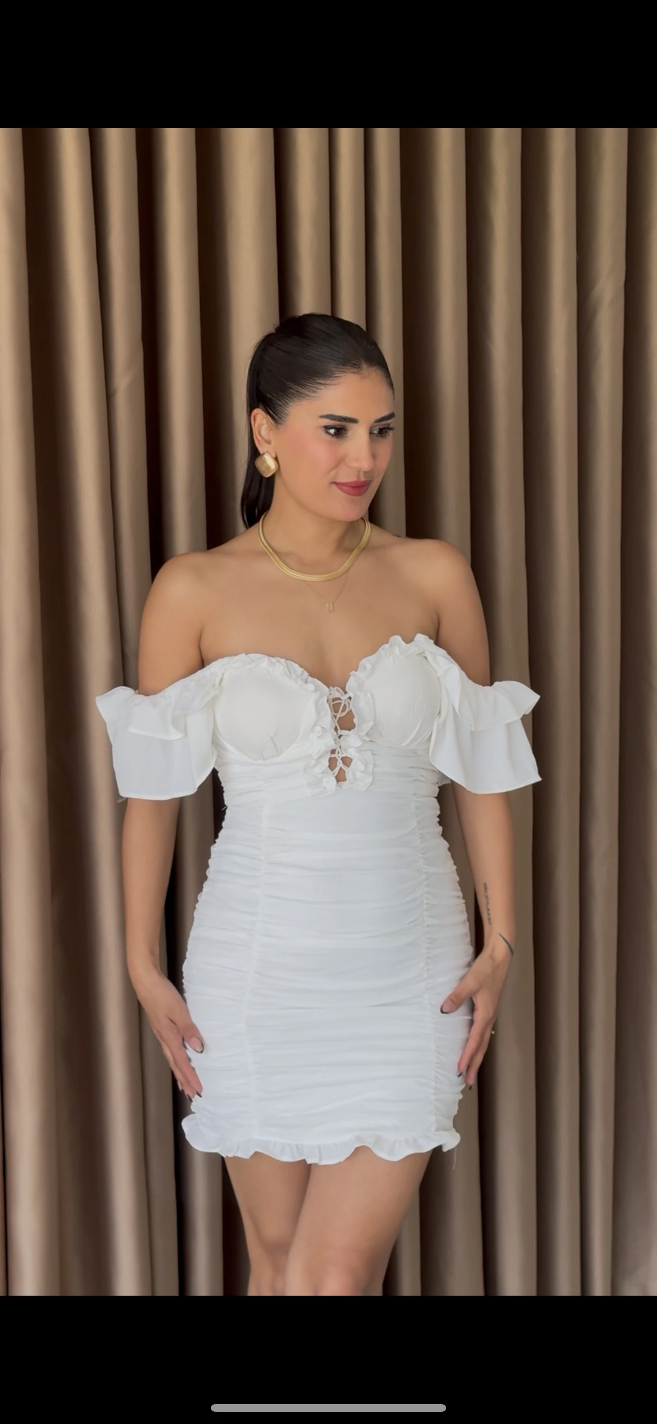 İPLİ DRAPELİ BEYAZ ELBİSE