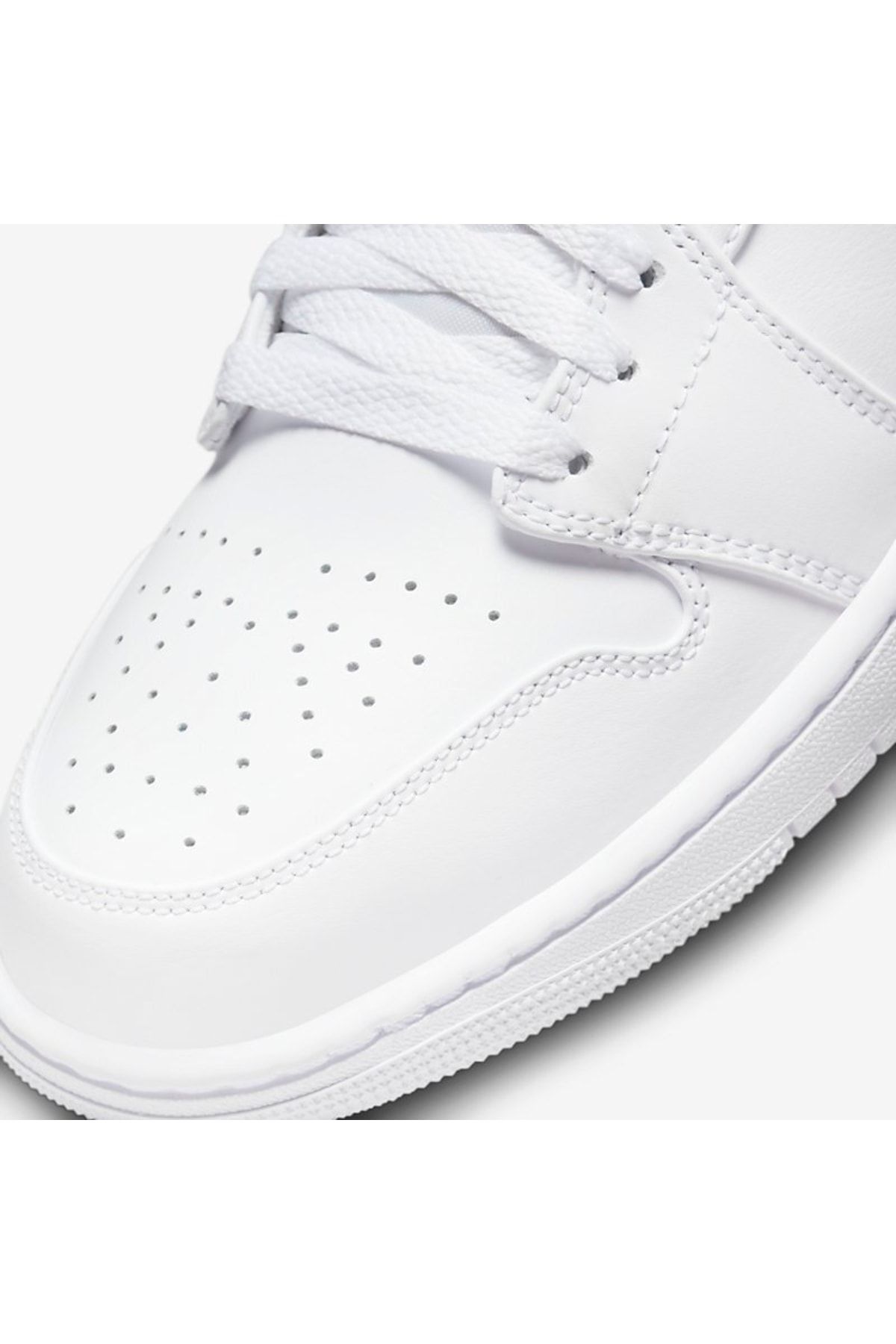 Air Jordan 1 Mid Shoes - White - 554724-136
