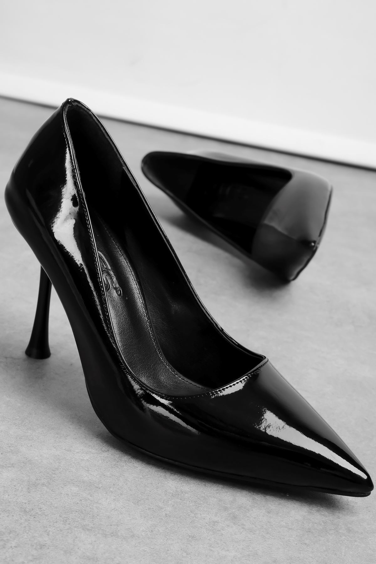 Misty Kadın Sivri Burunlu Topuklu Stiletto Abiye Ayakkabı 4010 - R.SİYAH