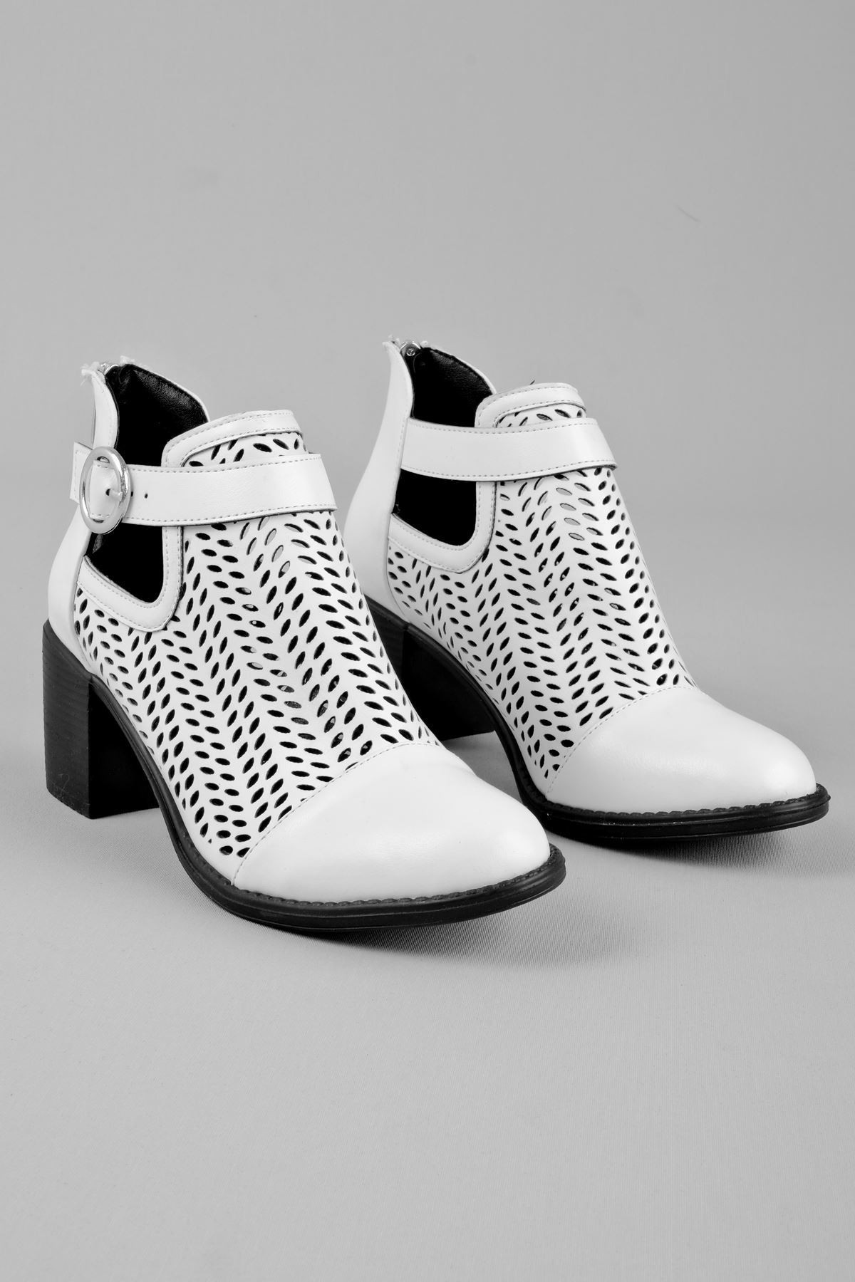 Adele Kadın Yazlık Delikli Bot Topuklu Ayakkabı (B2236) - Beyaz