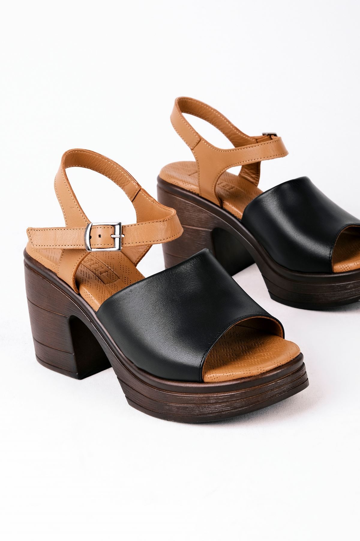 Raggy Kadın Hakiki Deri Tek Bantlı Topuklu Sandalet (B3116) - Siyah