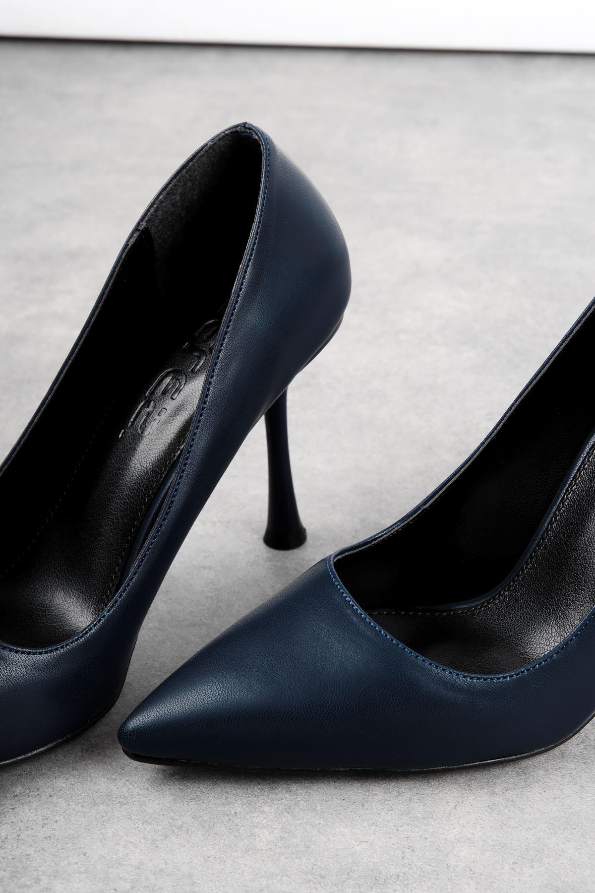 Misty Kadın Sivri Burunlu Topuklu Stiletto Abiye Ayakkabı 4010 - Lacivert