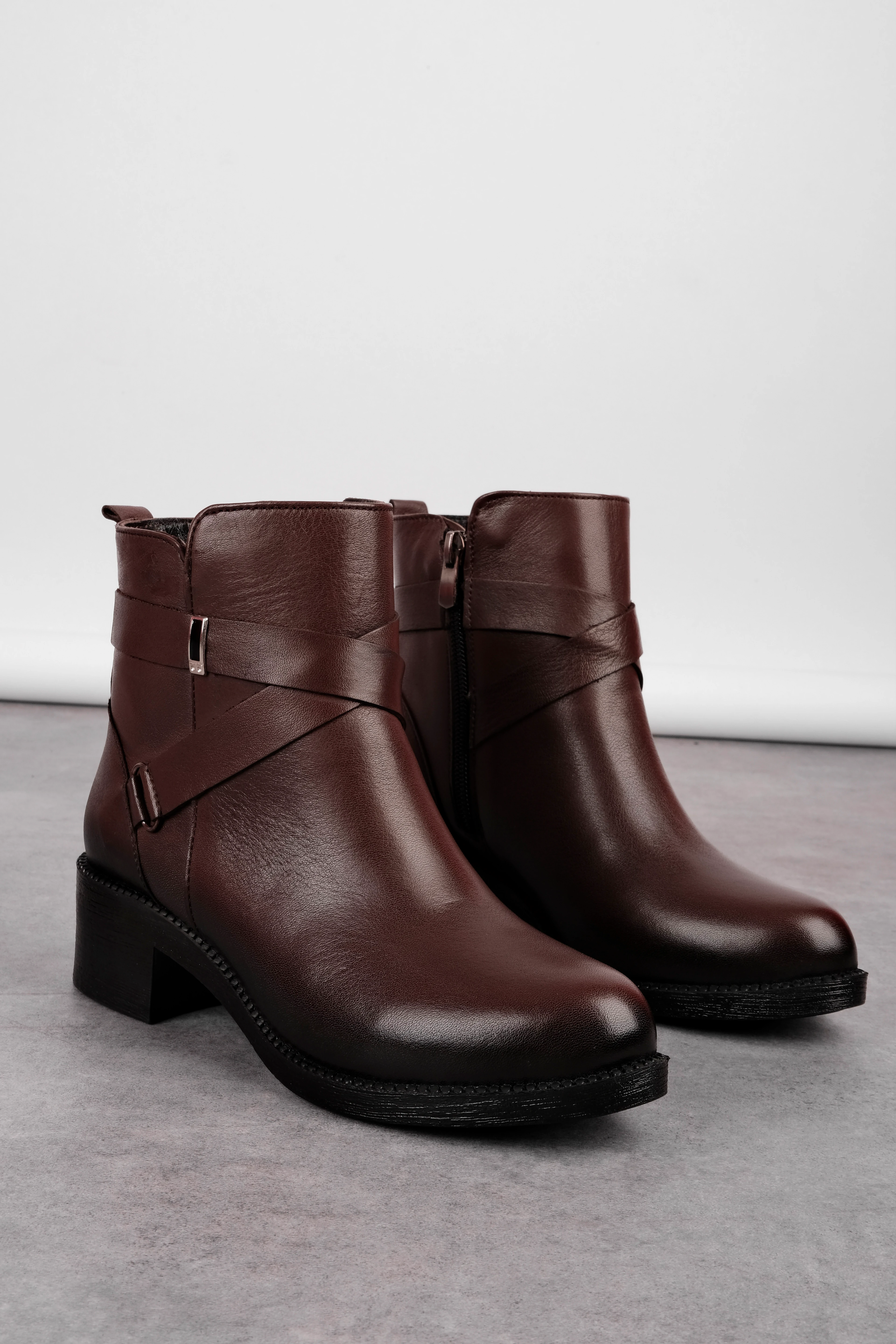 Easey Kadın Hakiki Deri Kemer Toka Detaylı Topuklu Bot 4310