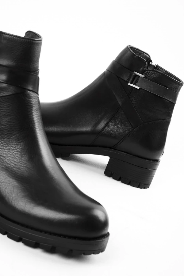 Awwmy Kadın Hakiki Deri Kemer Toka Detaylı Topuklu Bot 3650 - Siyah