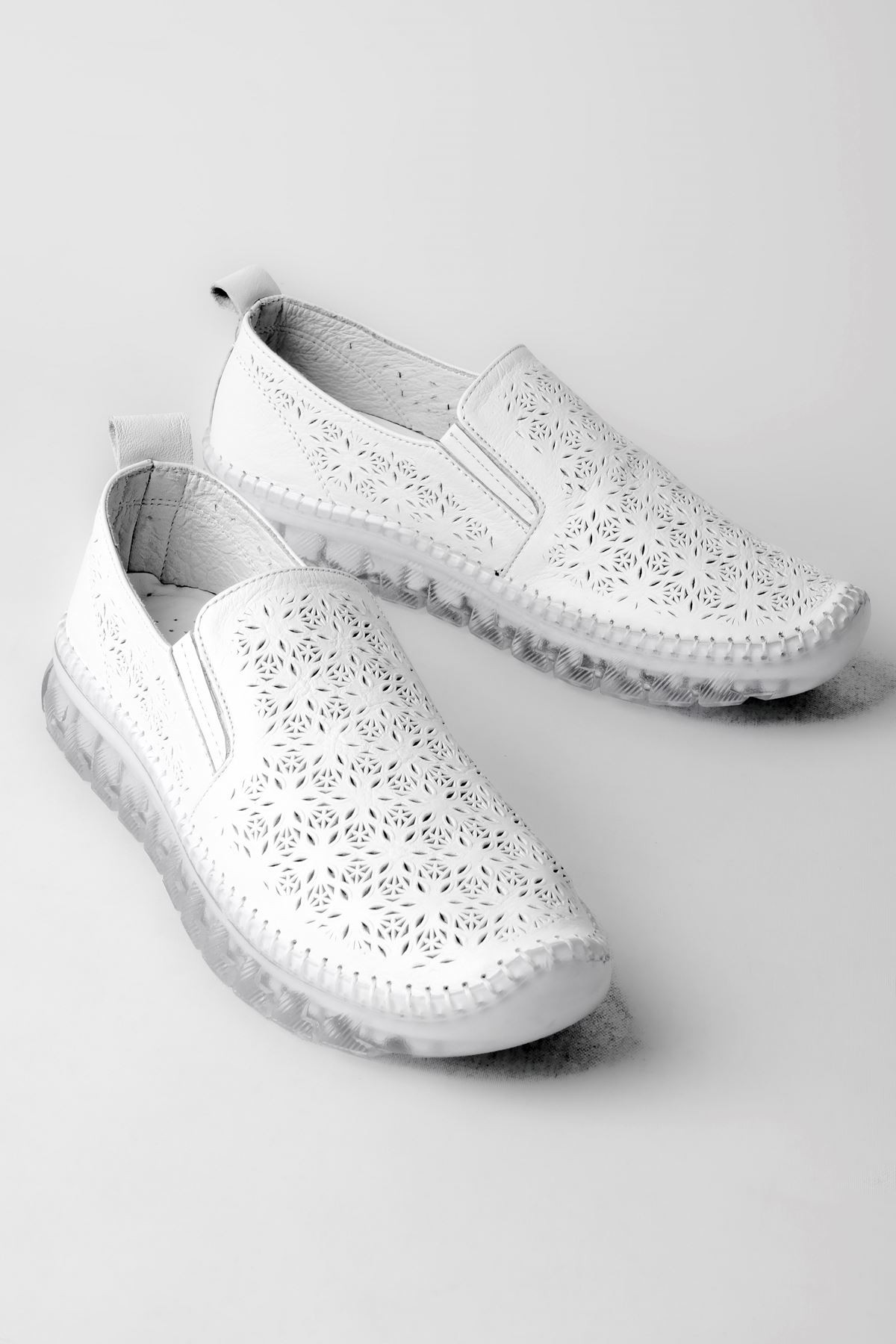 Narvos Şeffaf Taban Desenli Hakiki Deri Kadın Günlük Ayakkabı B3099 - Beyaz