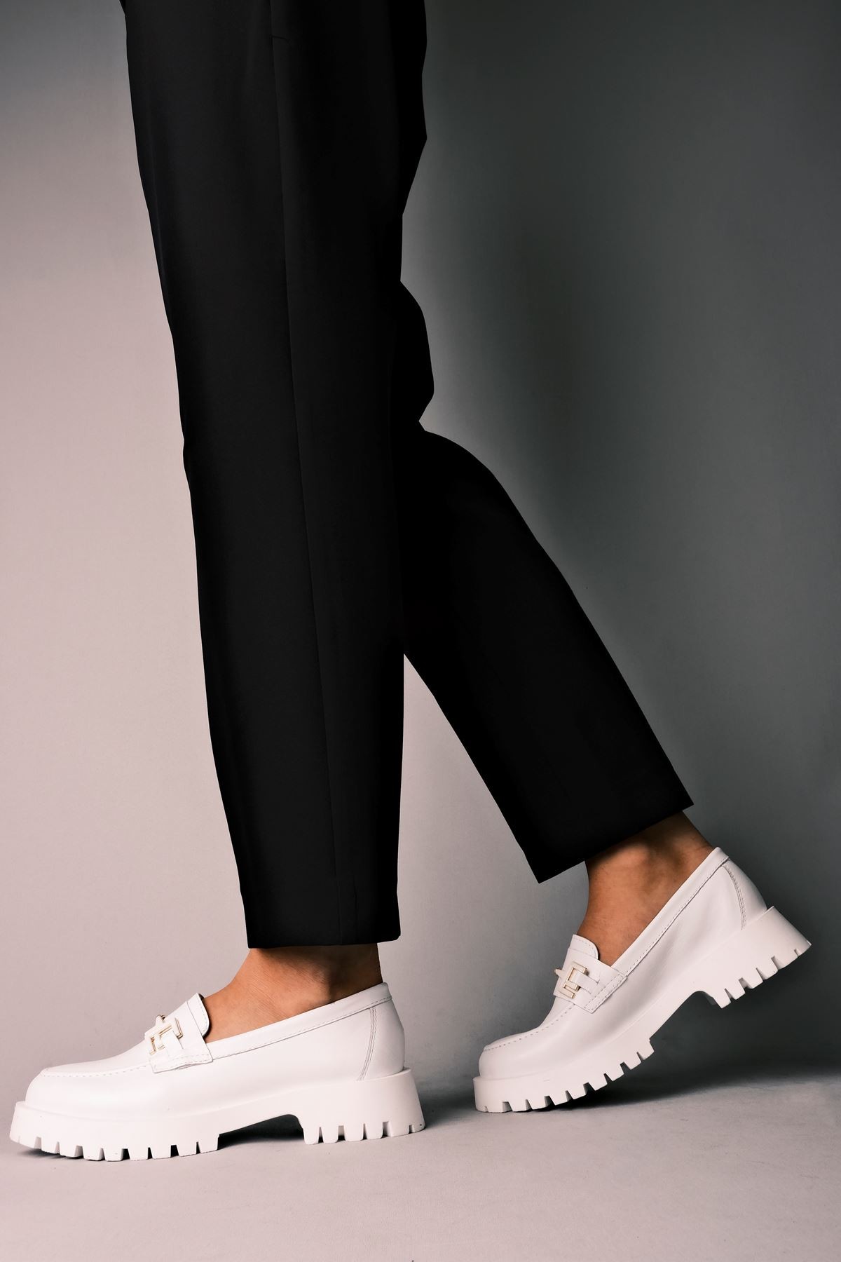 Ropy Toka Detaylı Hakiki Deri Kadın Loafer Ayakkabı B2943 - Beyaz
