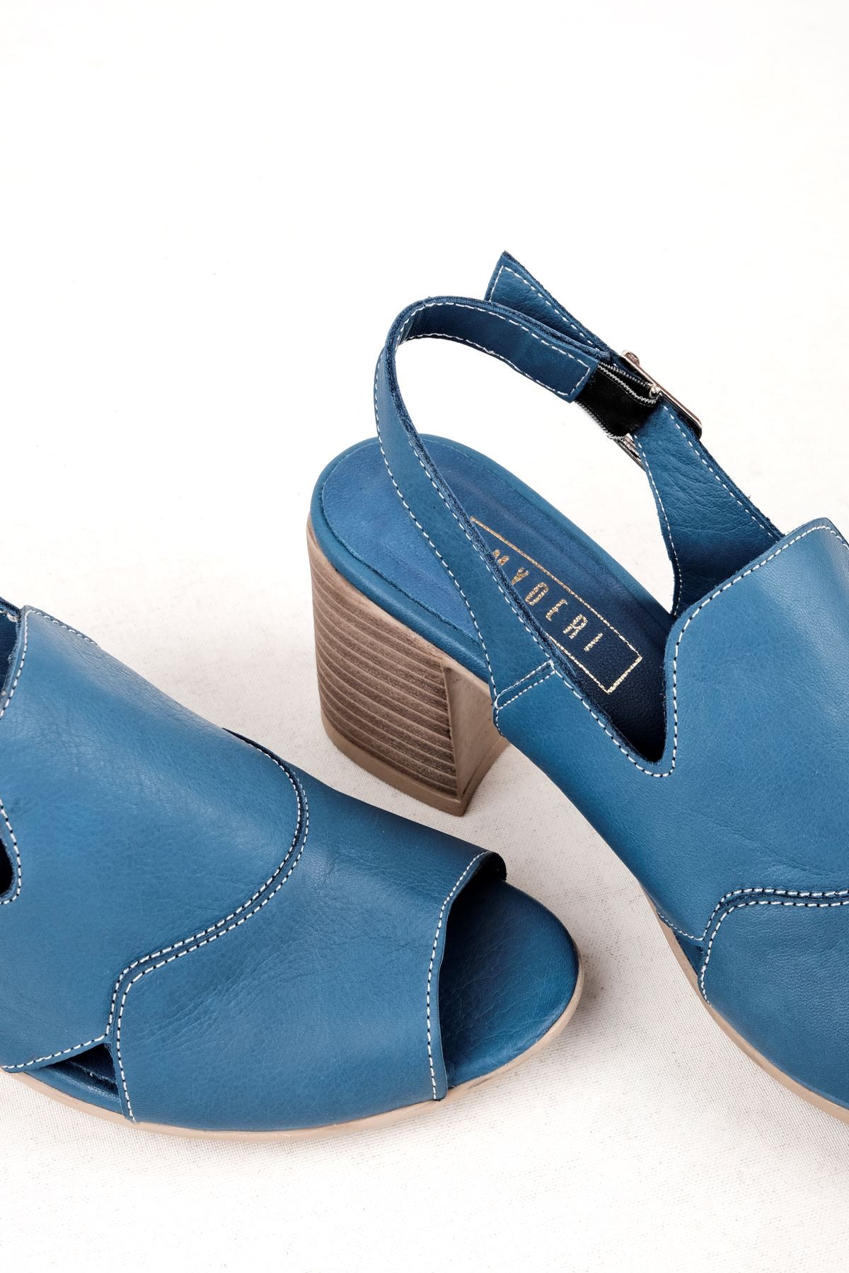 Andry Kadın Hakiki Deri Arkası Açık Topuklu Sandalet-B3129 - Mavi