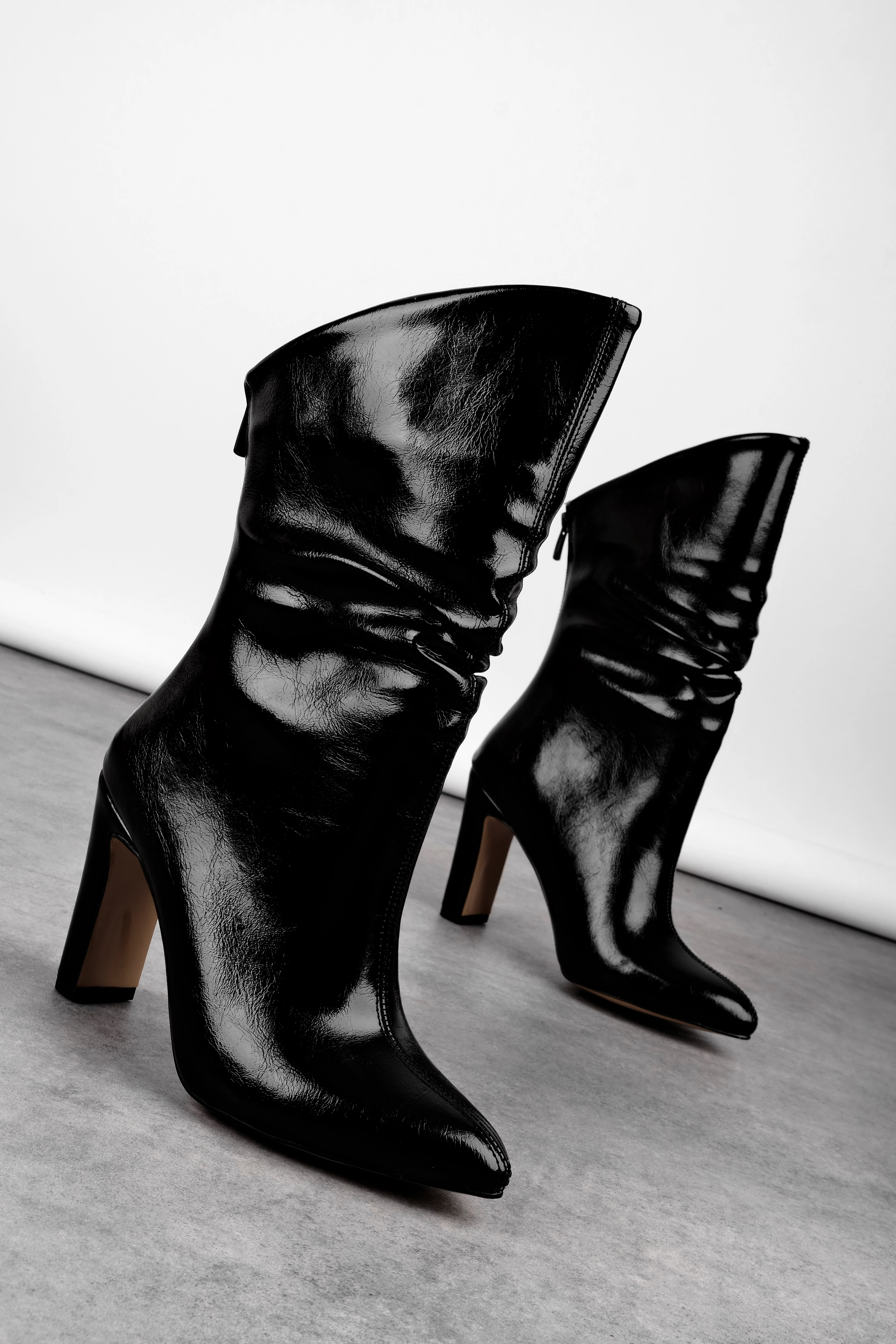 Maty Kadın Sivri Burunlu Fermuarlı Topuklu Bot 4301 - Siyah