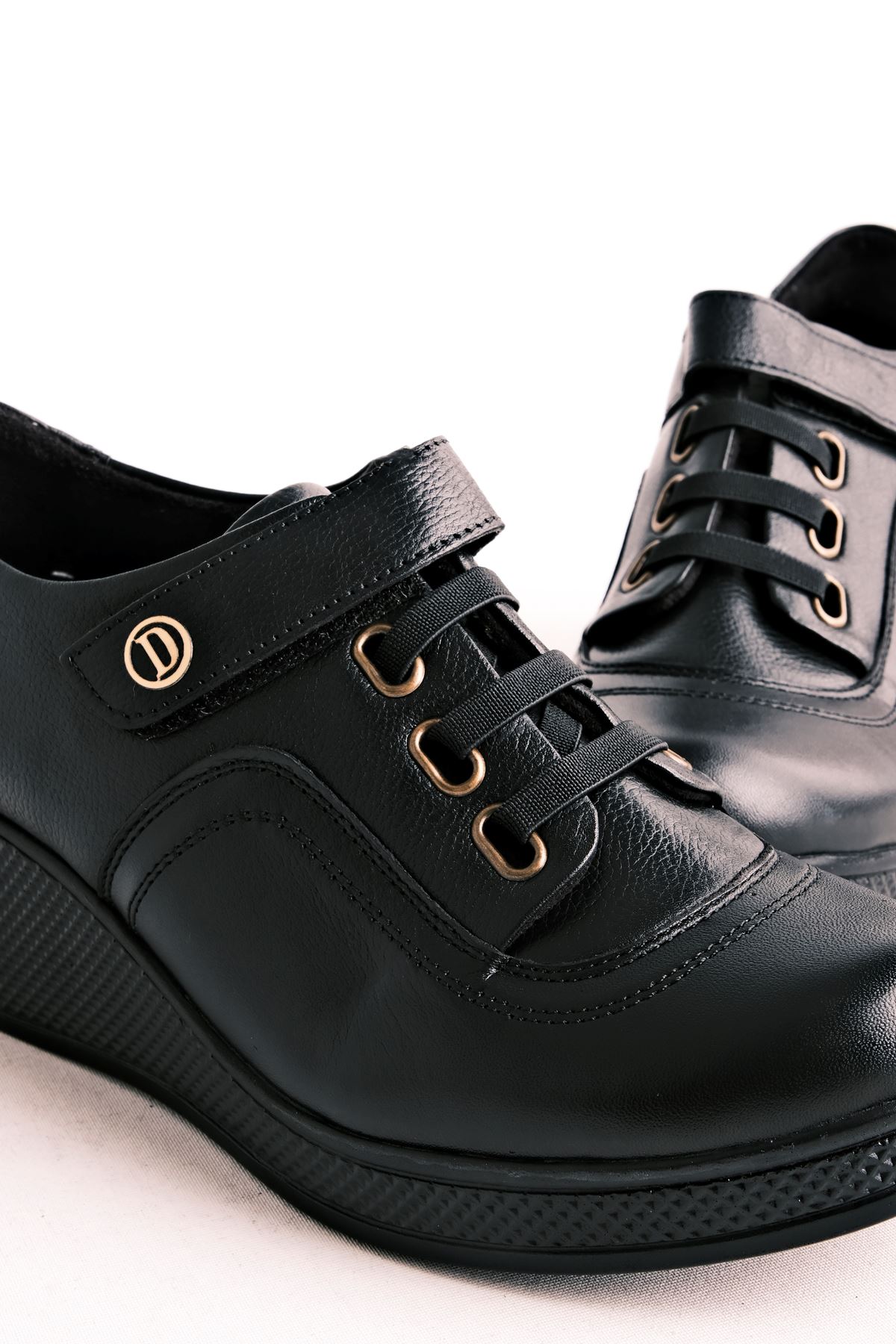 Nadara Kadın Hakiki Deri Yüksek Taban Cırt Cırt Detaylı Günlük Ayakkabı (B2771) - Siyah