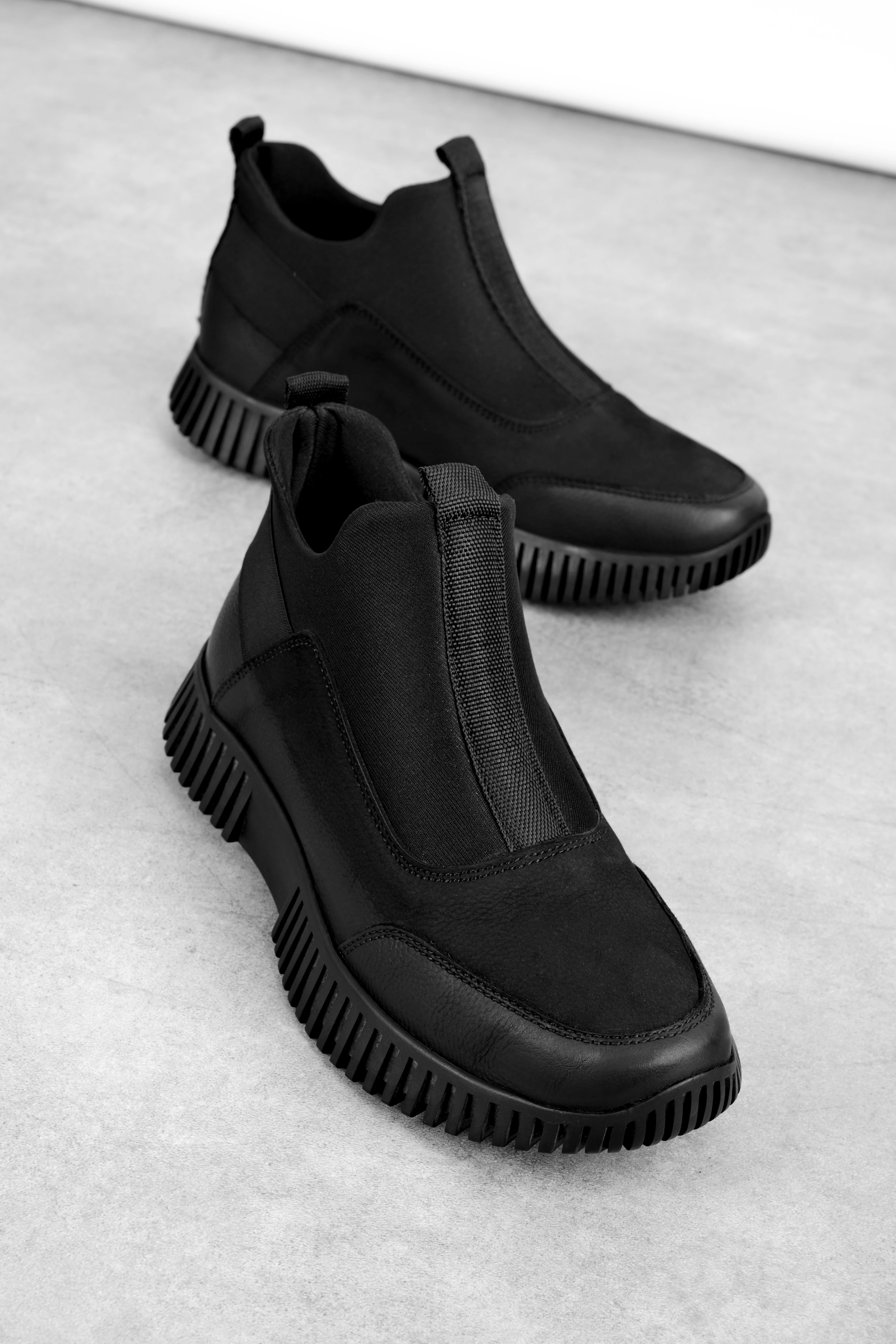 Meldy Kadın Hakiki Deri Lastik Detaylı Scuba Kumaşlı Bilek Boy Bot 4309 - Siyah