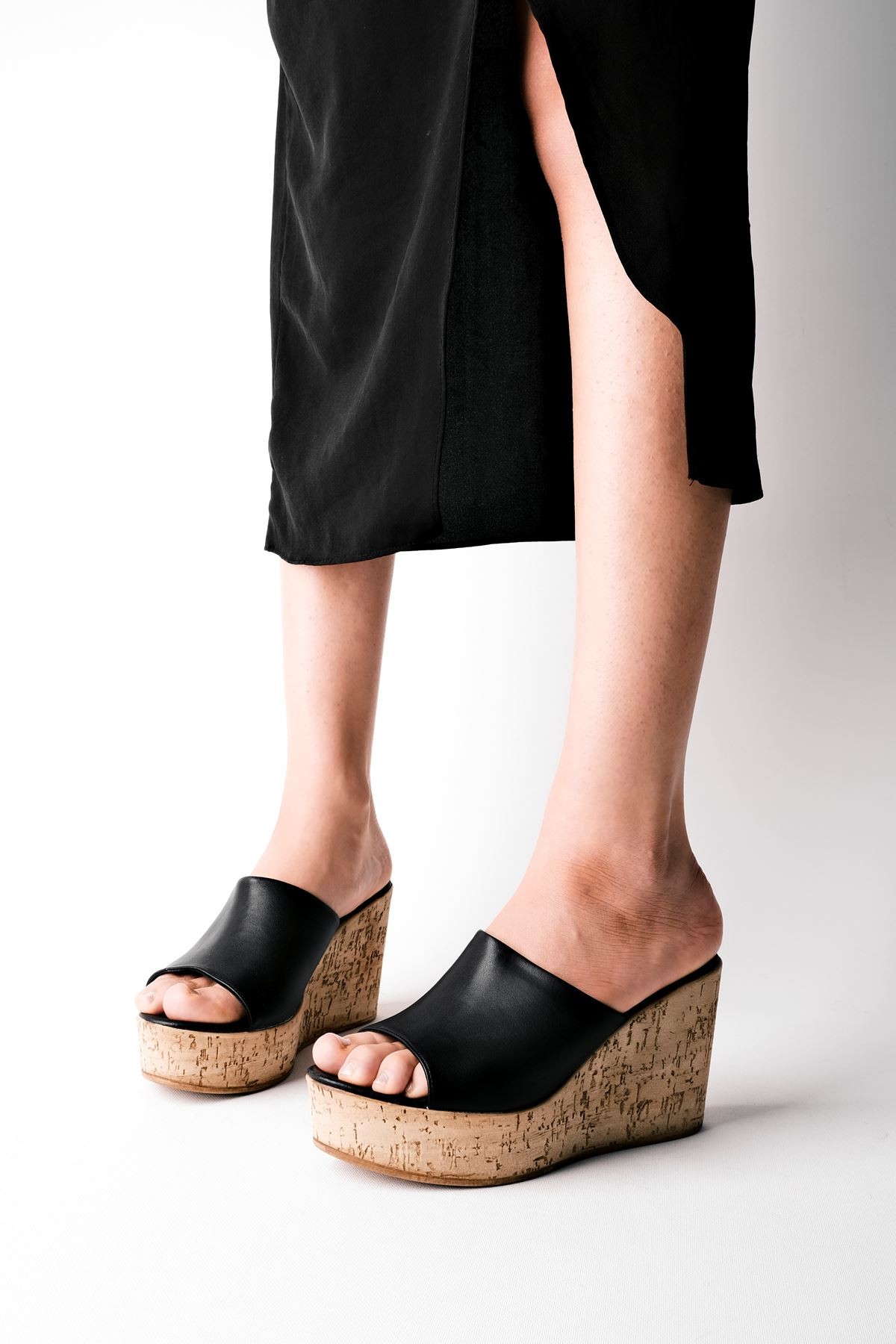 Becy Kadın Mantar Taban Görünümlü Dolgu Topuklu Terlik B3244 - Siyah