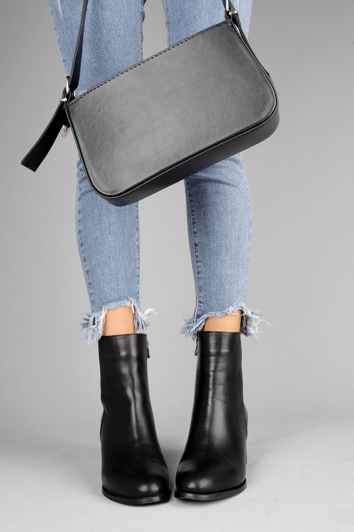 Layo Kadın Hakiki Deri Klasik Topuklu Bot 2020 - Siyah