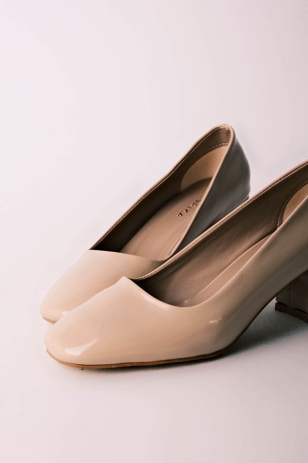 Edna Kadın Topuklu Ayakkabı Yuvarlak Burun