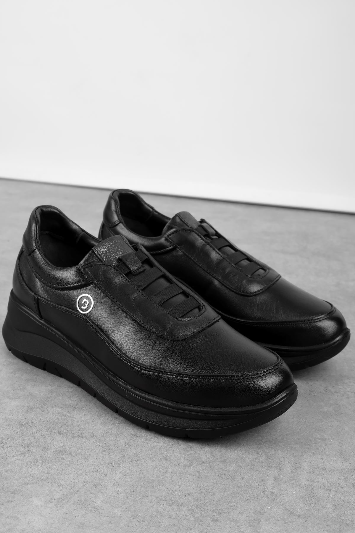 Palery Kadın Hakiki Deri Lastik Detaylı Günlük Ortopedik Ayakkabı 4417 - Siyah