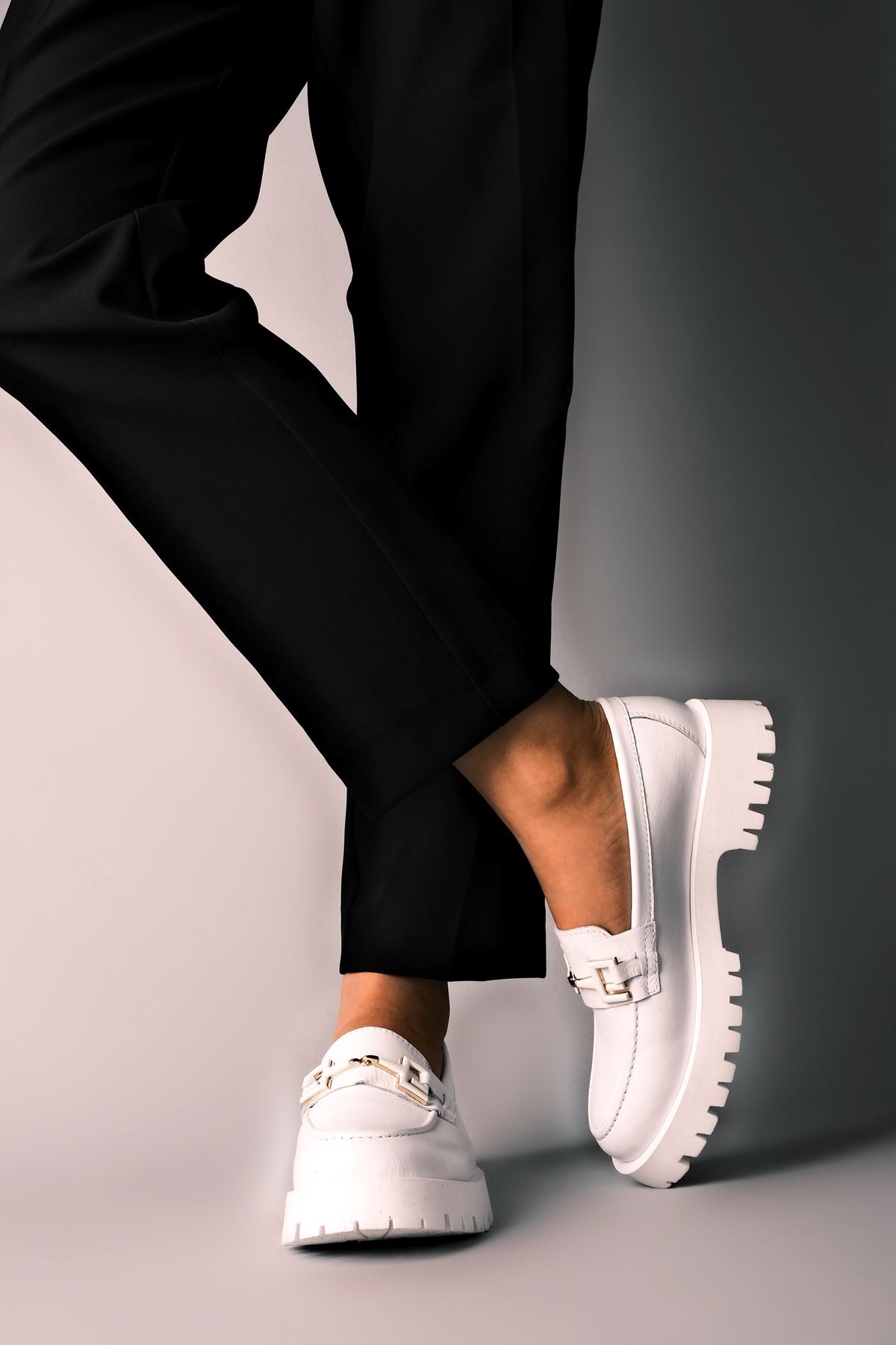 Ropy Toka Detaylı Hakiki Deri Kadın Loafer Ayakkabı B2943 - Beyaz