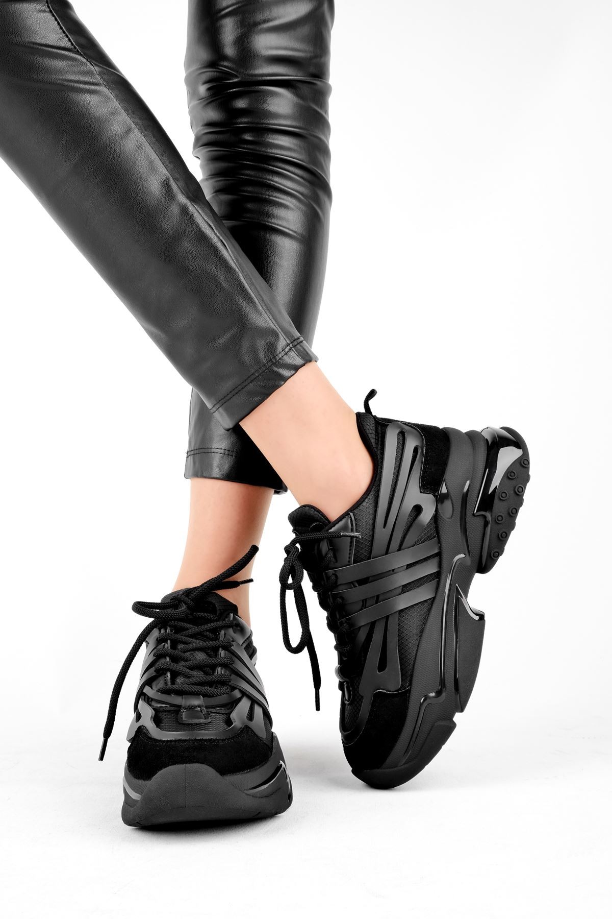Betty Yüksek Taban Kadın Spor Ayakkabı B3010 - Siyah