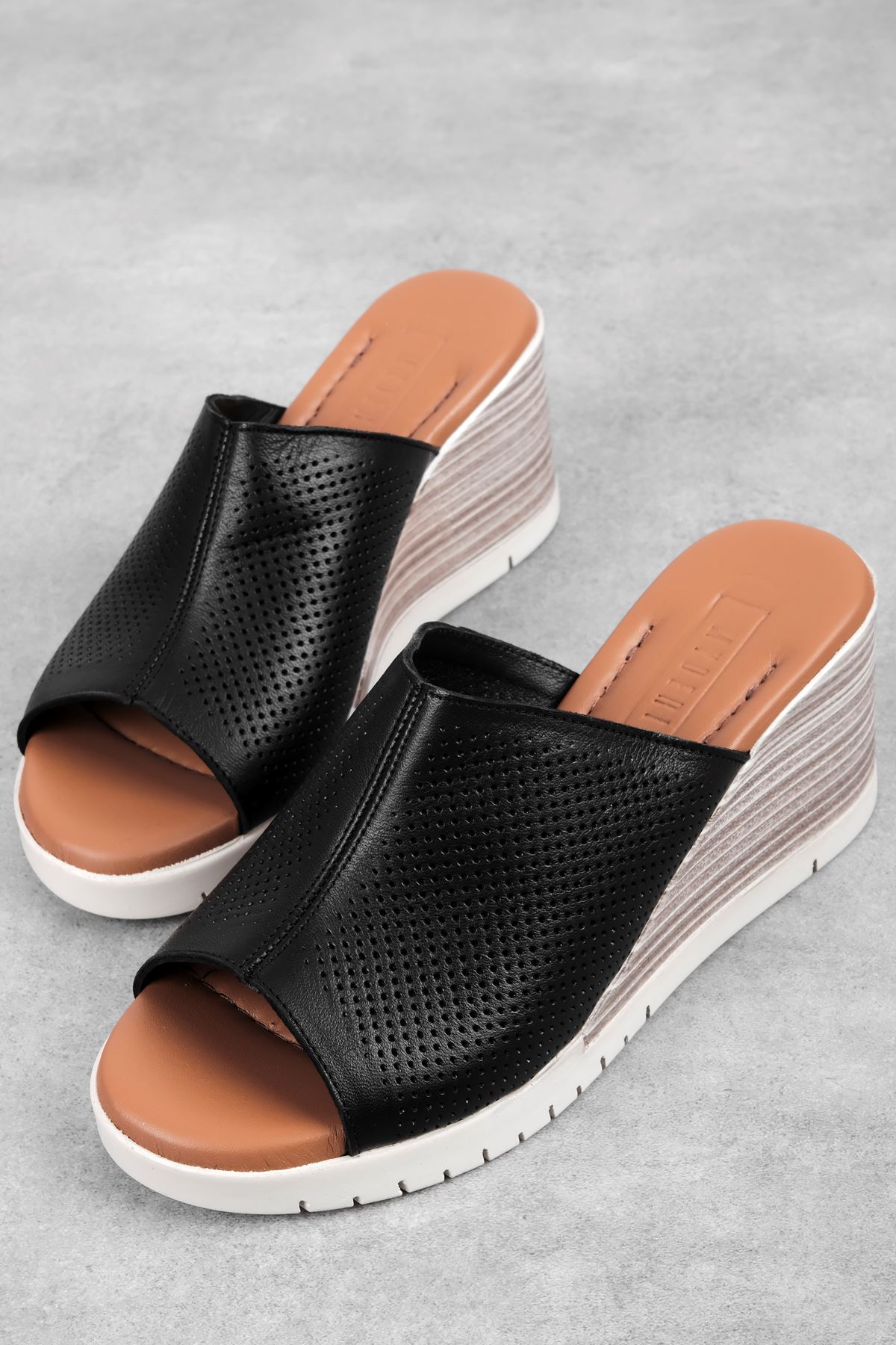 Realy Kadın Hakiki Deri Dolgu Topuklu Terlik 3694 - Siyah