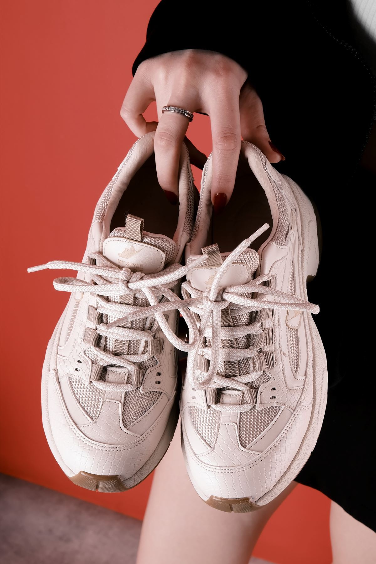 Movy Kadın Bağcıklı Spor Ayakkabı Sneaker 3751 - Krem