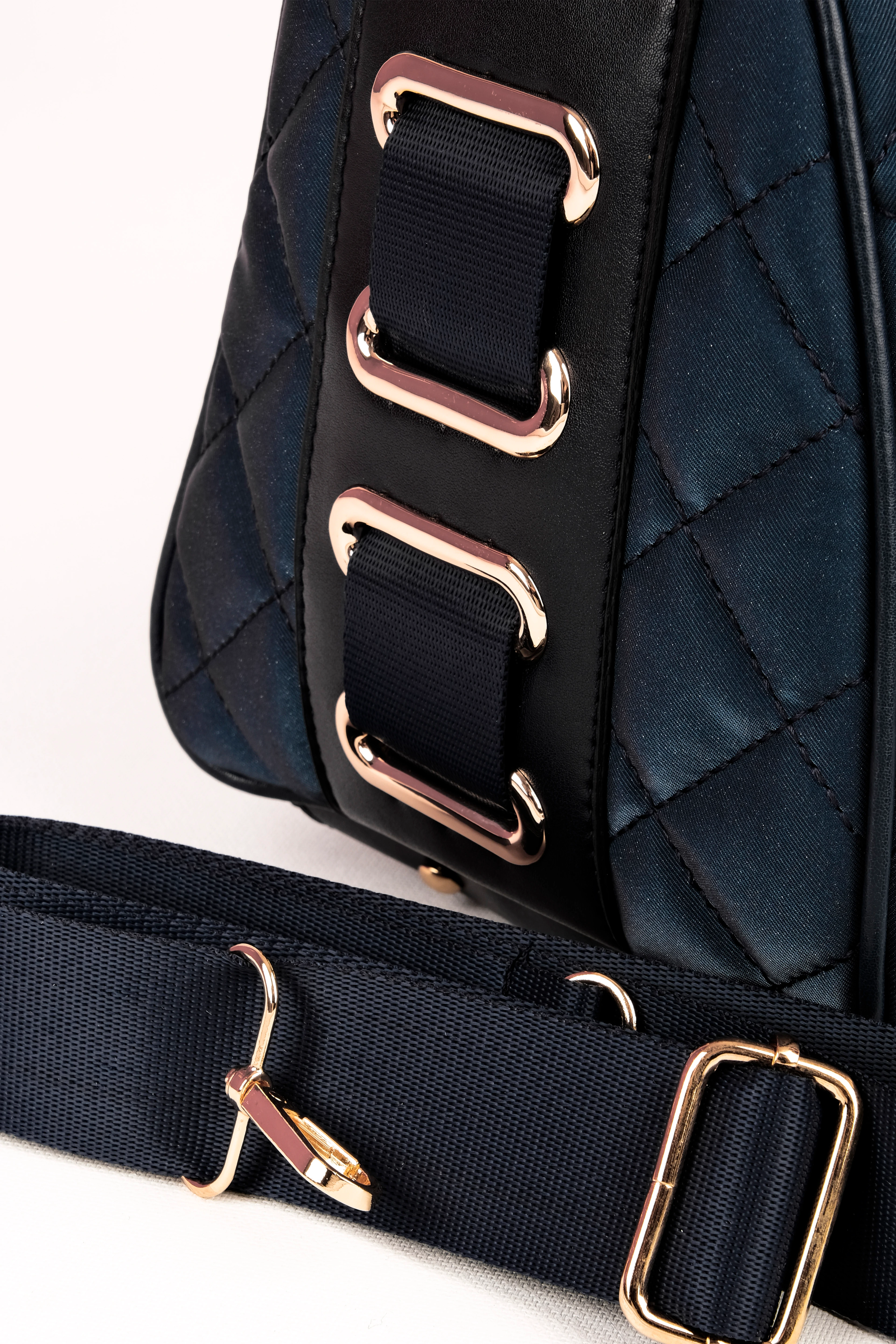 ŞibyKadın Orta Boy Kalıp Silidir Model El Çantası 2892 çanta - Lacivert