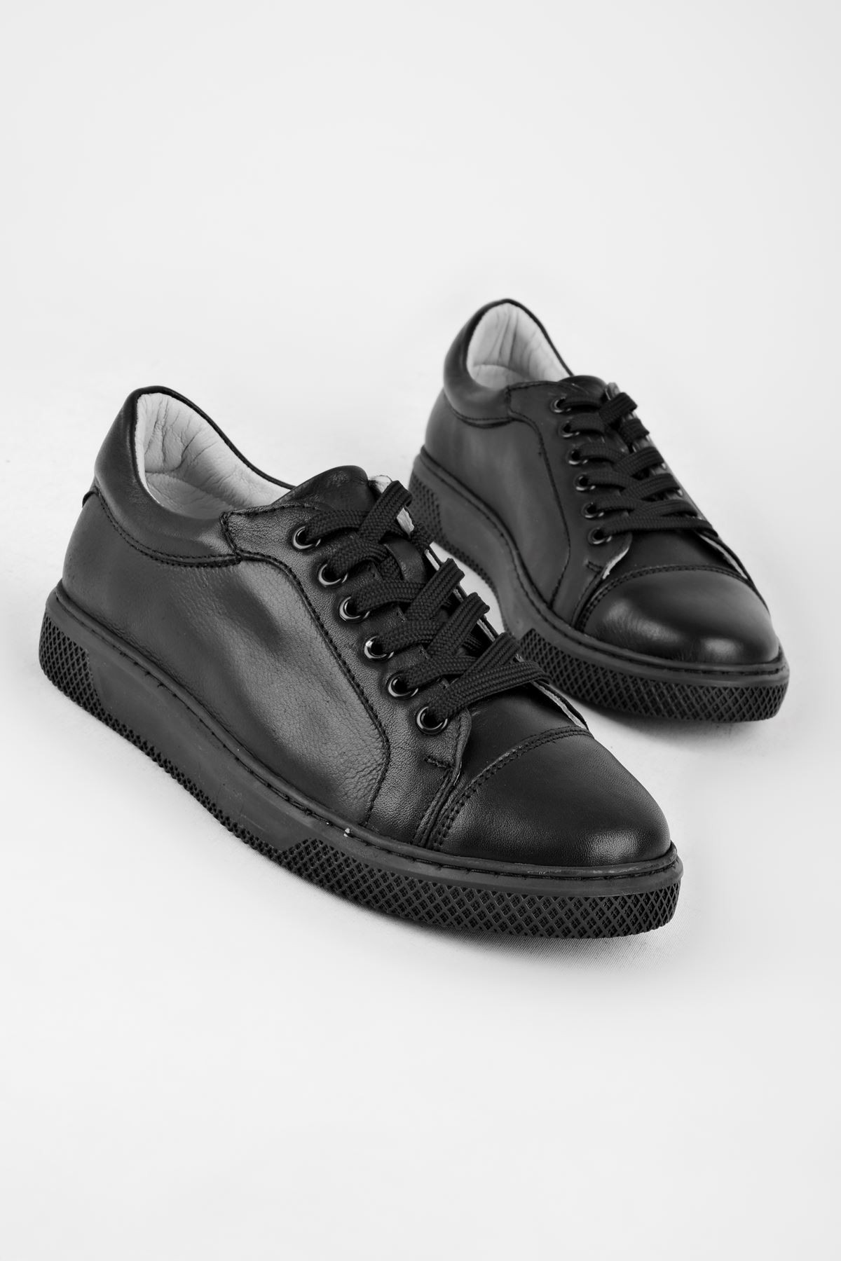 Barry Bağcıklı Kadın Hakiki Deri Spor Ayakkabı-B2790-1 - Siyah