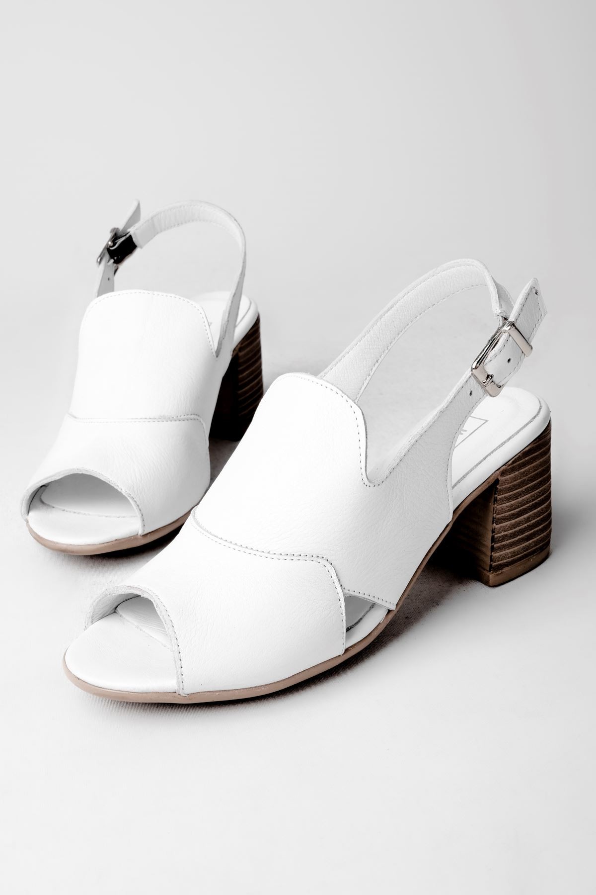 Andry Kadın Hakiki Deri Arkası Açık Topuklu Sandalet-B3129 - Beyaz