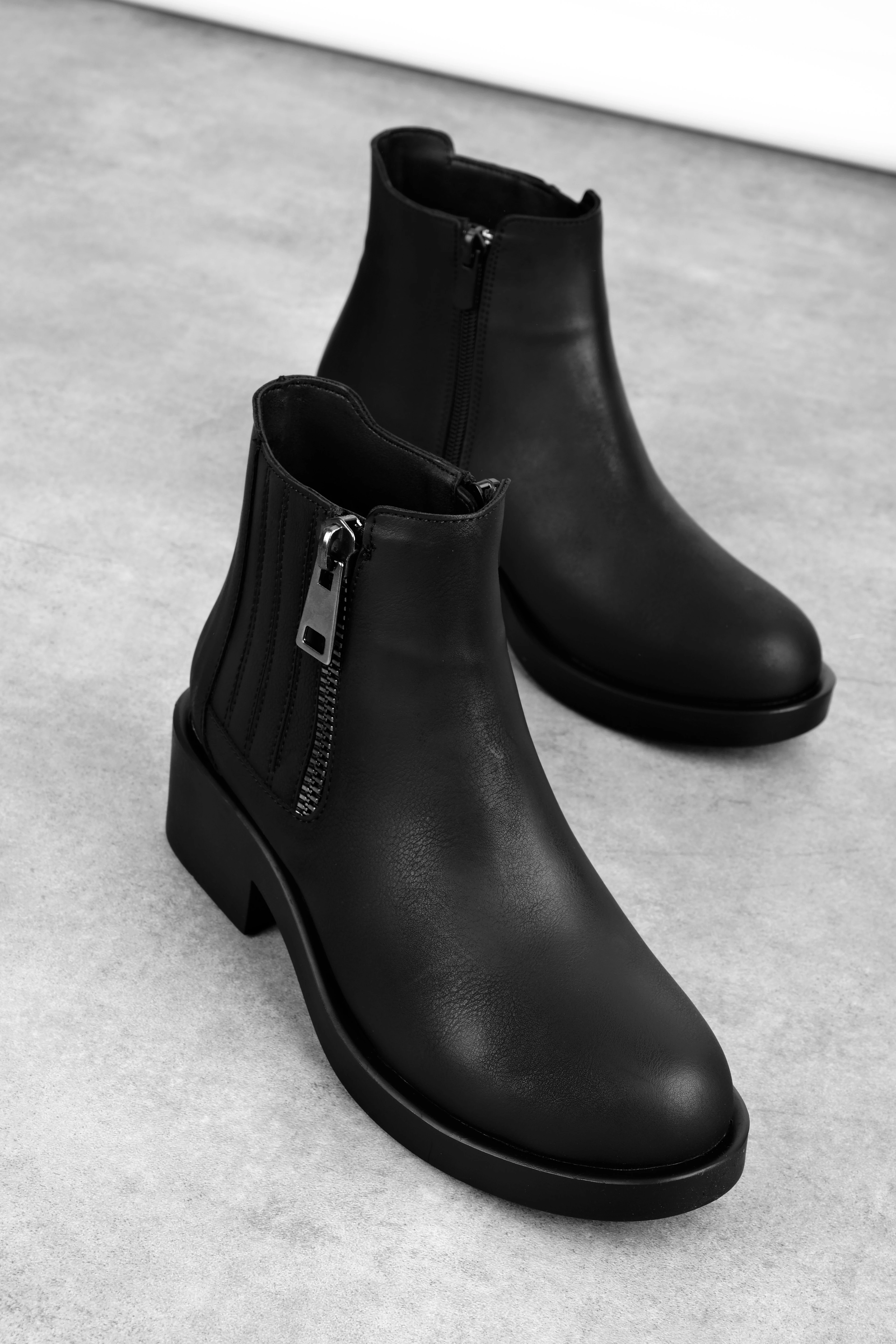 Leny Kadın Fermuarlı Detalı Topuklu Bot 4298 - Siyah