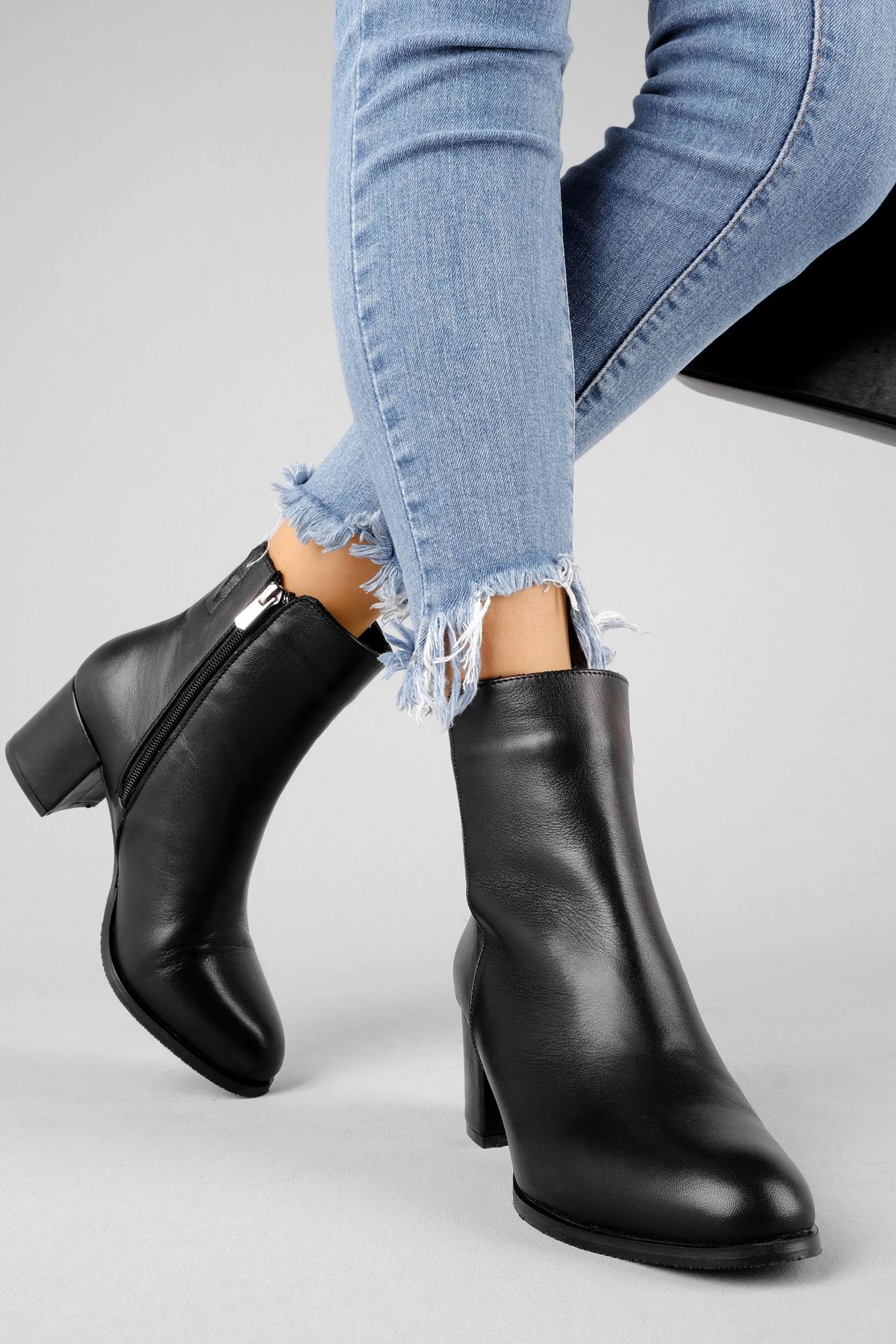 Layo Kadın Hakiki Deri Klasik Topuklu Bot 2020 - Siyah