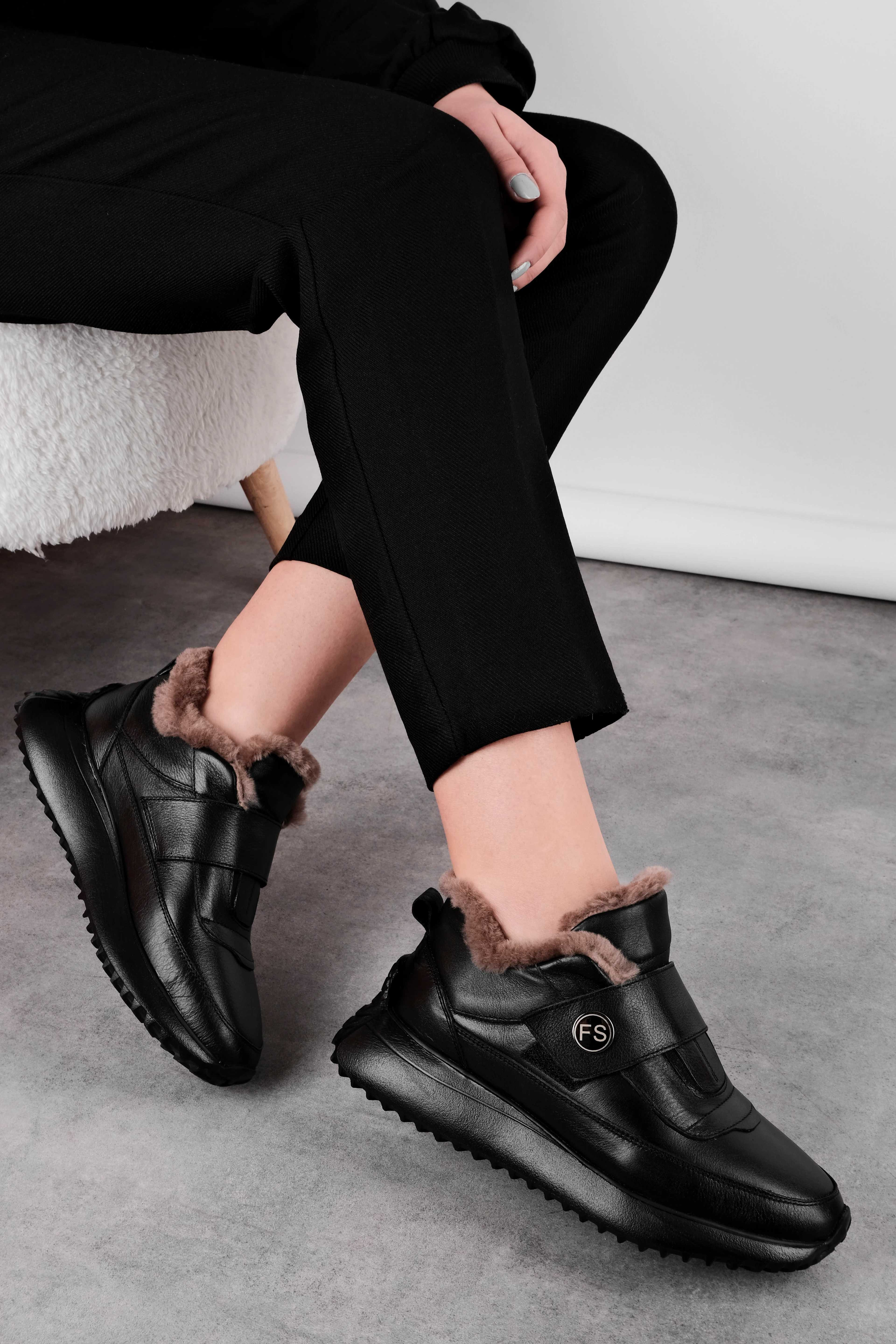 İdy Kadın Hakiki Deri İçi Komple Tüylü Spor Ayakkabı 4297 - Siyah