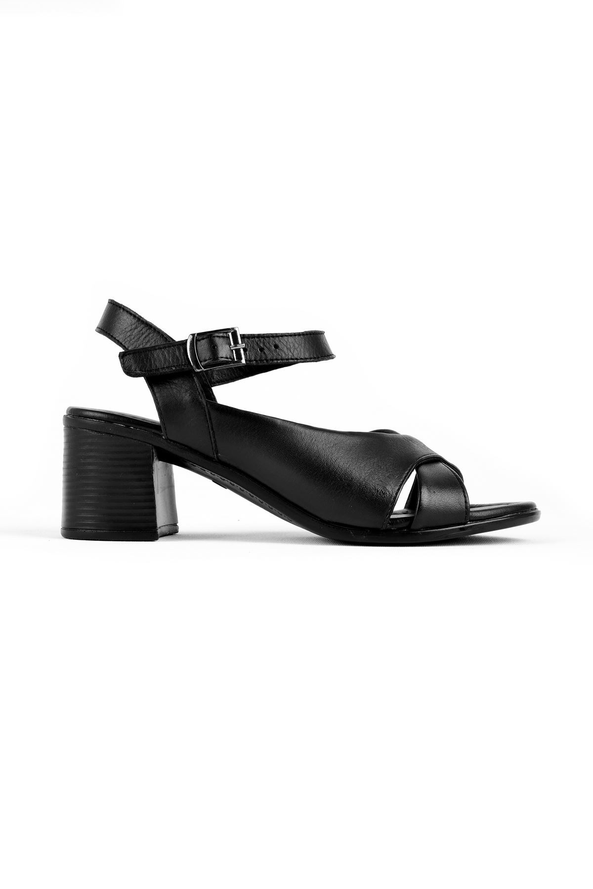 Badeny Hadın Hakiki Deri Çapraz Detaylı Topuklu Sandalet B3206 - Siyah