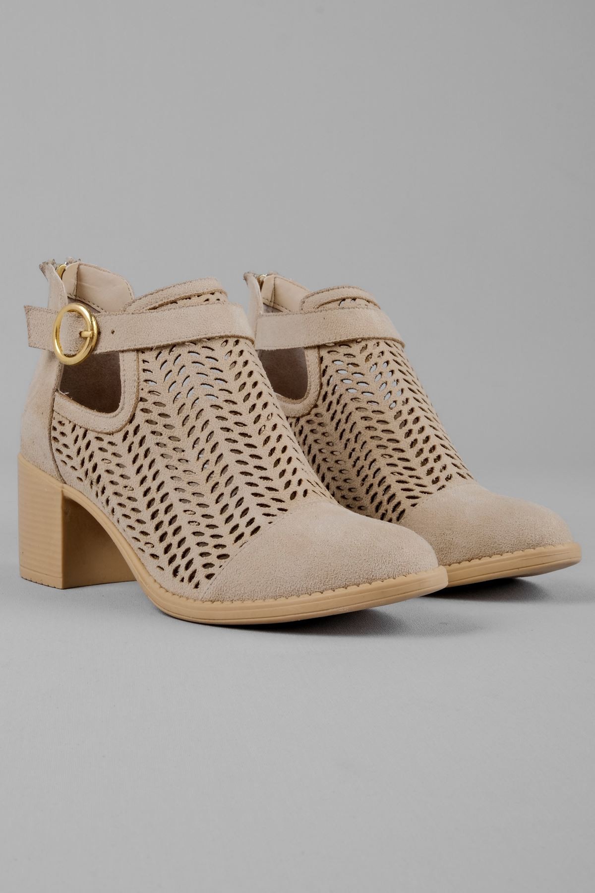 Adele Kadın Yazlık Delikli Bot Topuklu Ayakkabı (B2236) - S.VİZYON
