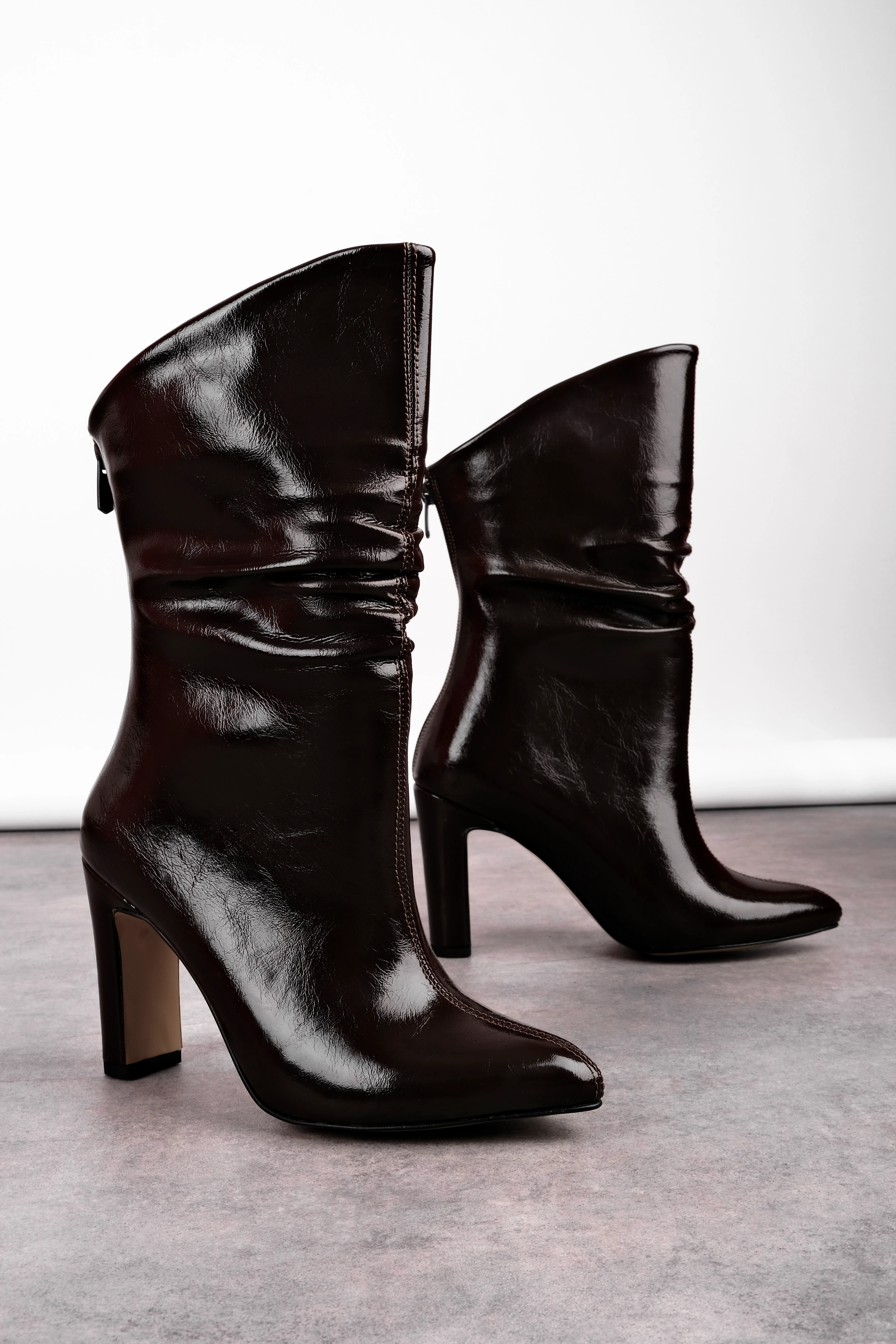 Maty Kadın Sivri Burunlu Fermuarlı Topuklu Bot 4301